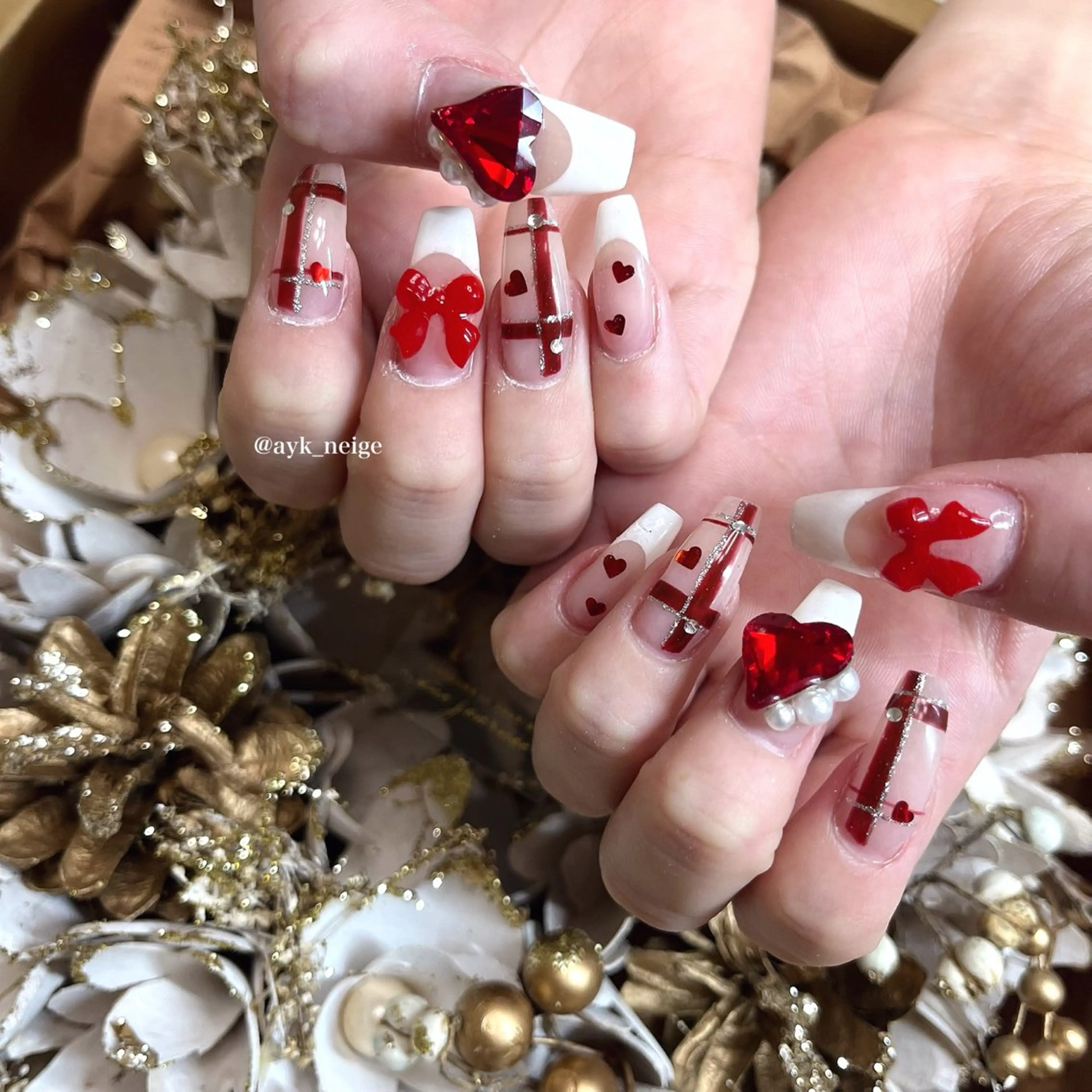 ネイル フットネイル フレンチネイル キラキラネイル 韓国ネイル マグネットネイル n'eige nail所属・大谷 綾香のネイルデザイン