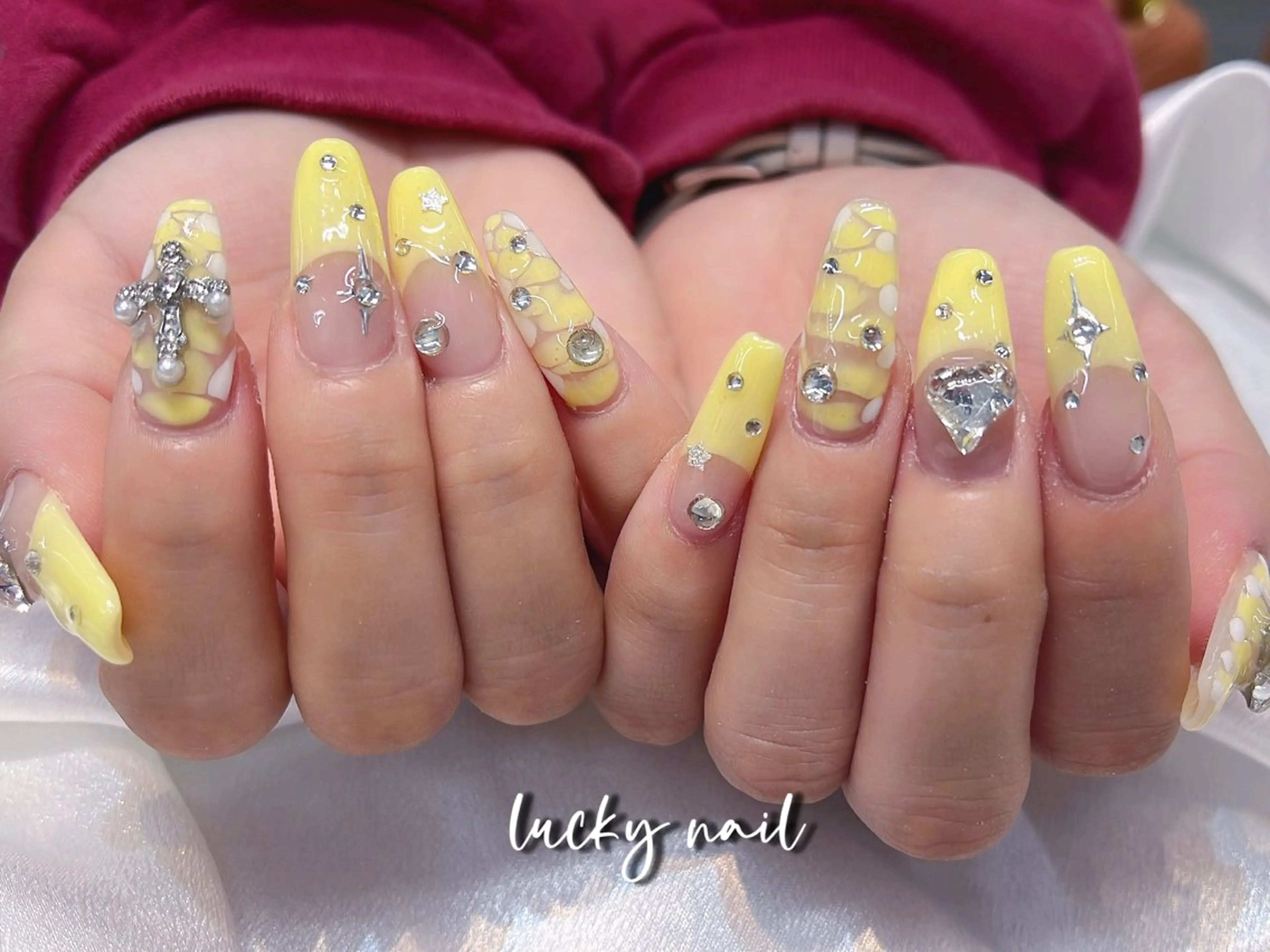ネイル アートネイル チークネイル 長さ出し ジェルネイル マグネットネイル ハンドネイル ハンドケア ラッキーネイルサロン 西川口東口店のネイルデザイン