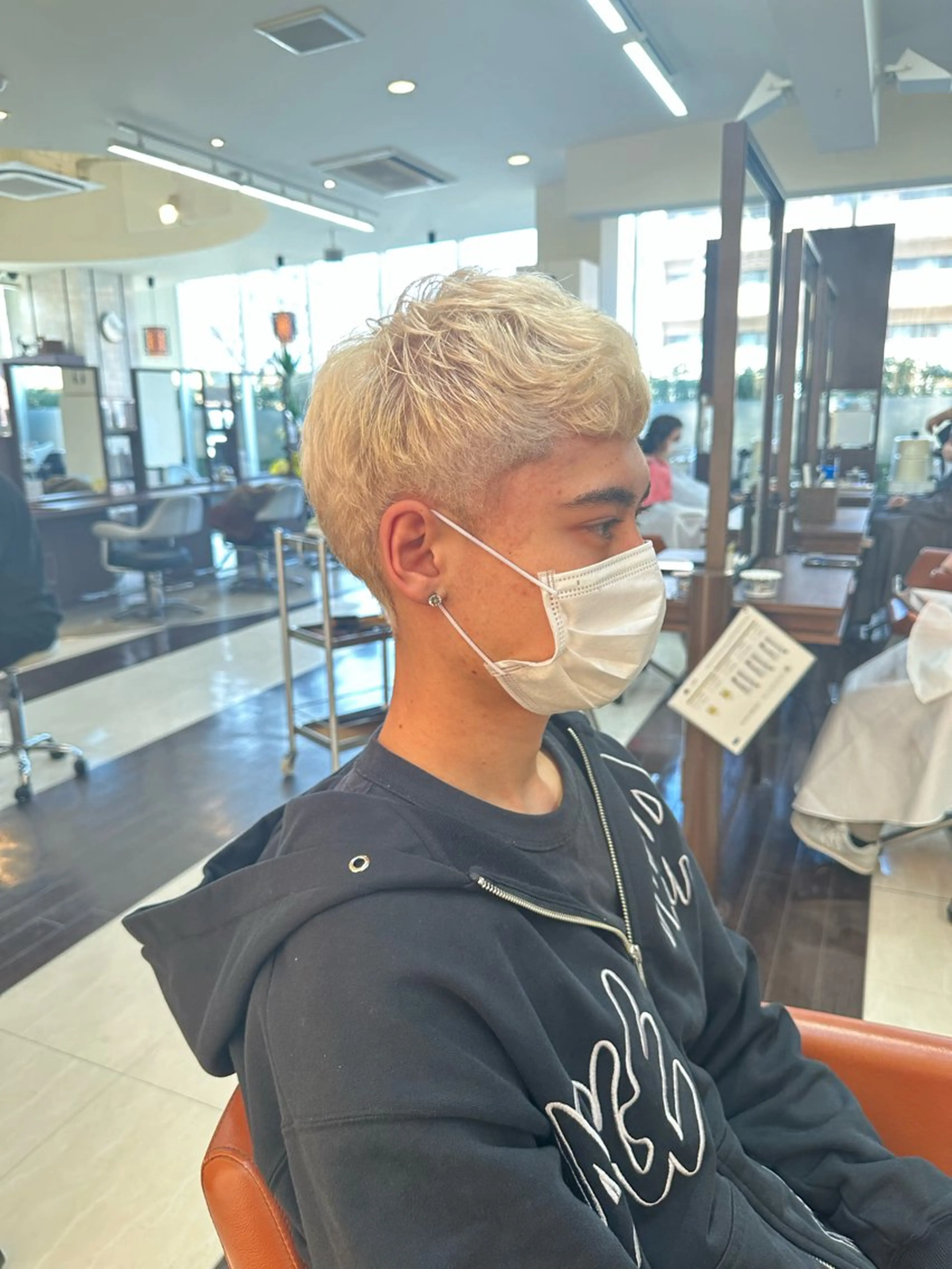 ショート カラー パーマ メンズ ブロンド ホワイトブロンド 毎月230人担当/ メンズヘア/清和武虎のヘアスタイル