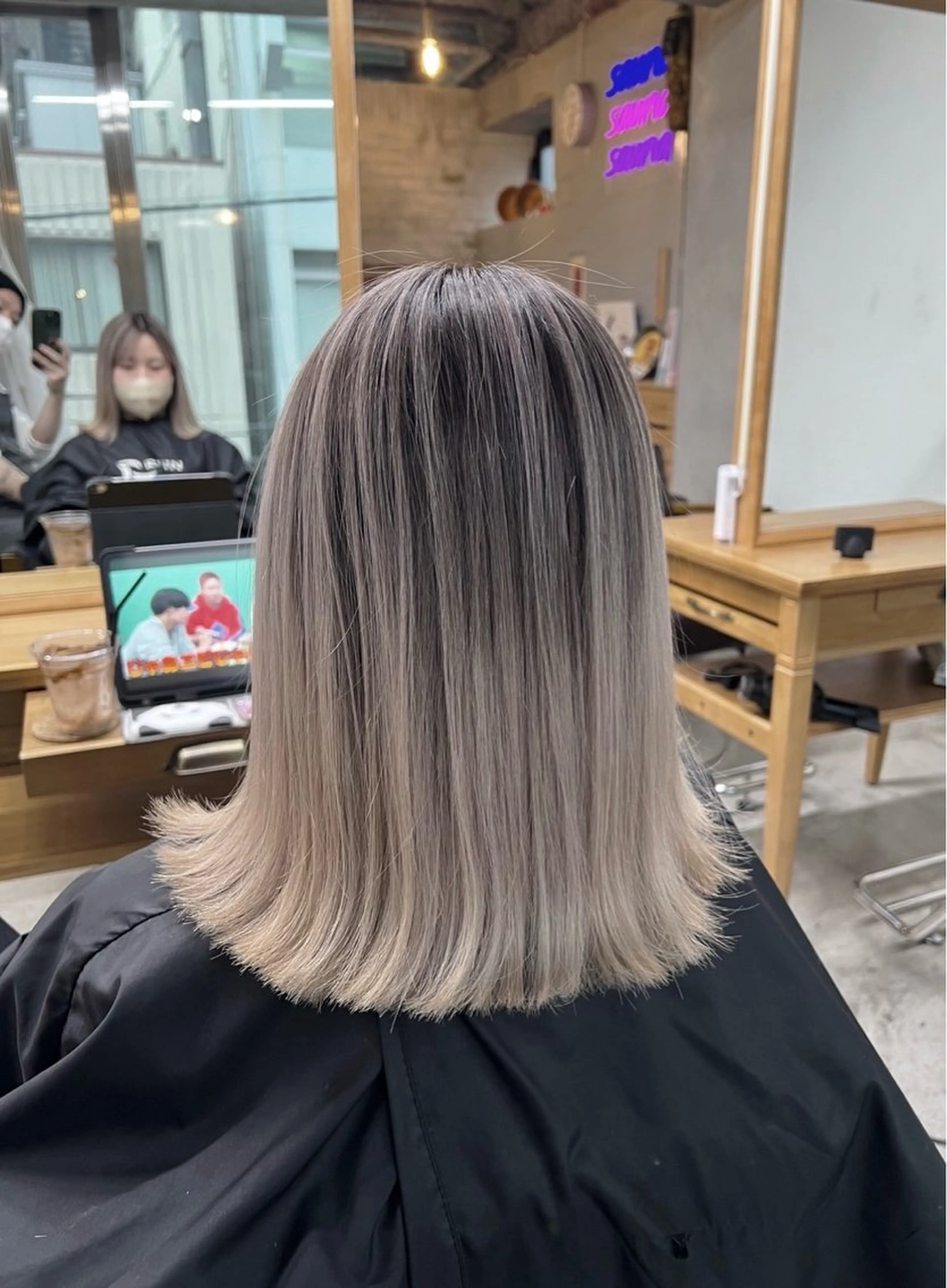 ショート カラー バレイヤージュ グレージュ レイヤーカット ヘアカラー トリートメント ROBIN所属・指名数No.1 /NAOYAのヘアスタイル