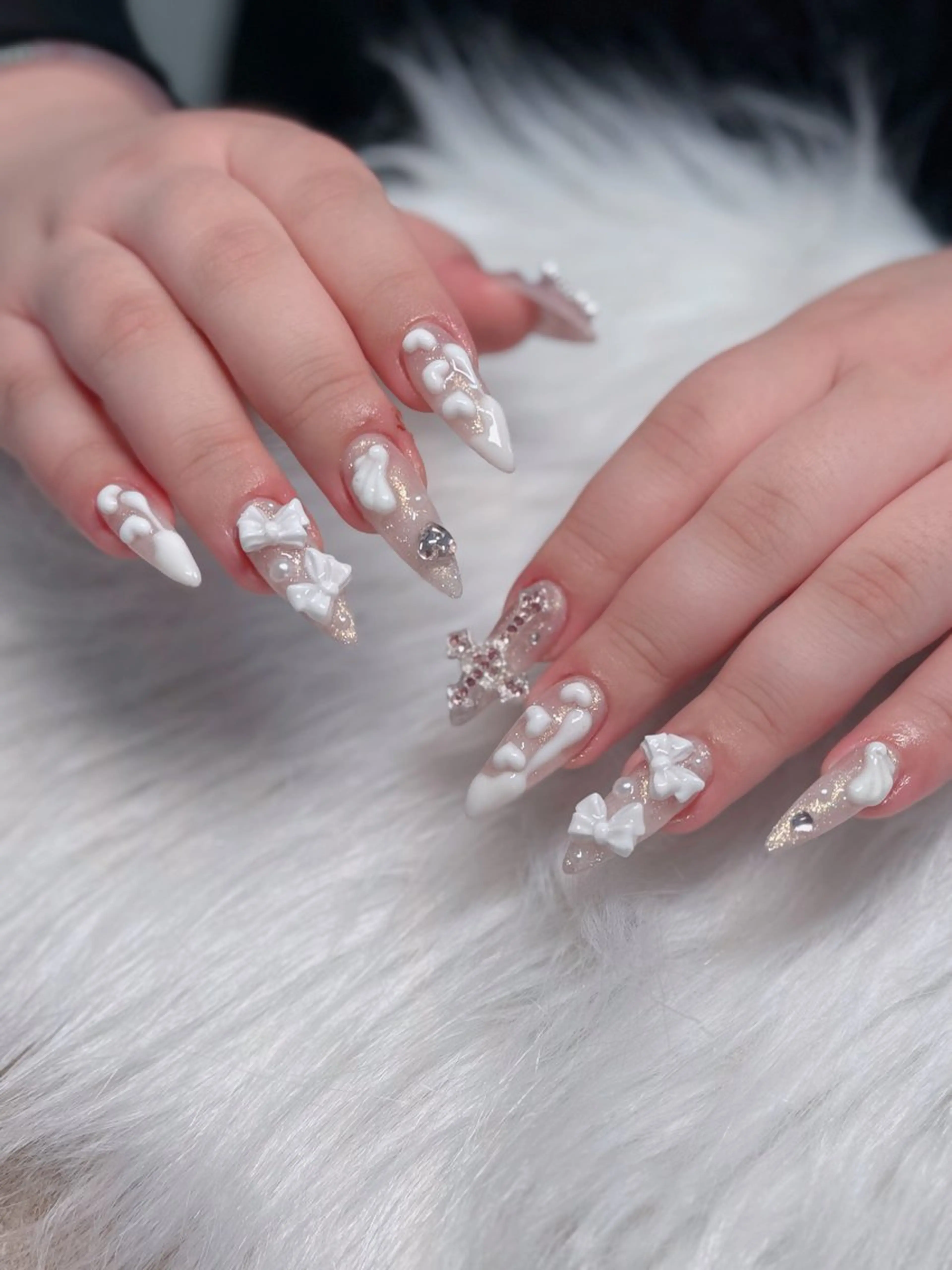 ネイル オーロラネイル フレンチネイル ジェルネイル ハロウィン キラキラネイル H.baby Nail Salonのネイルデザイン