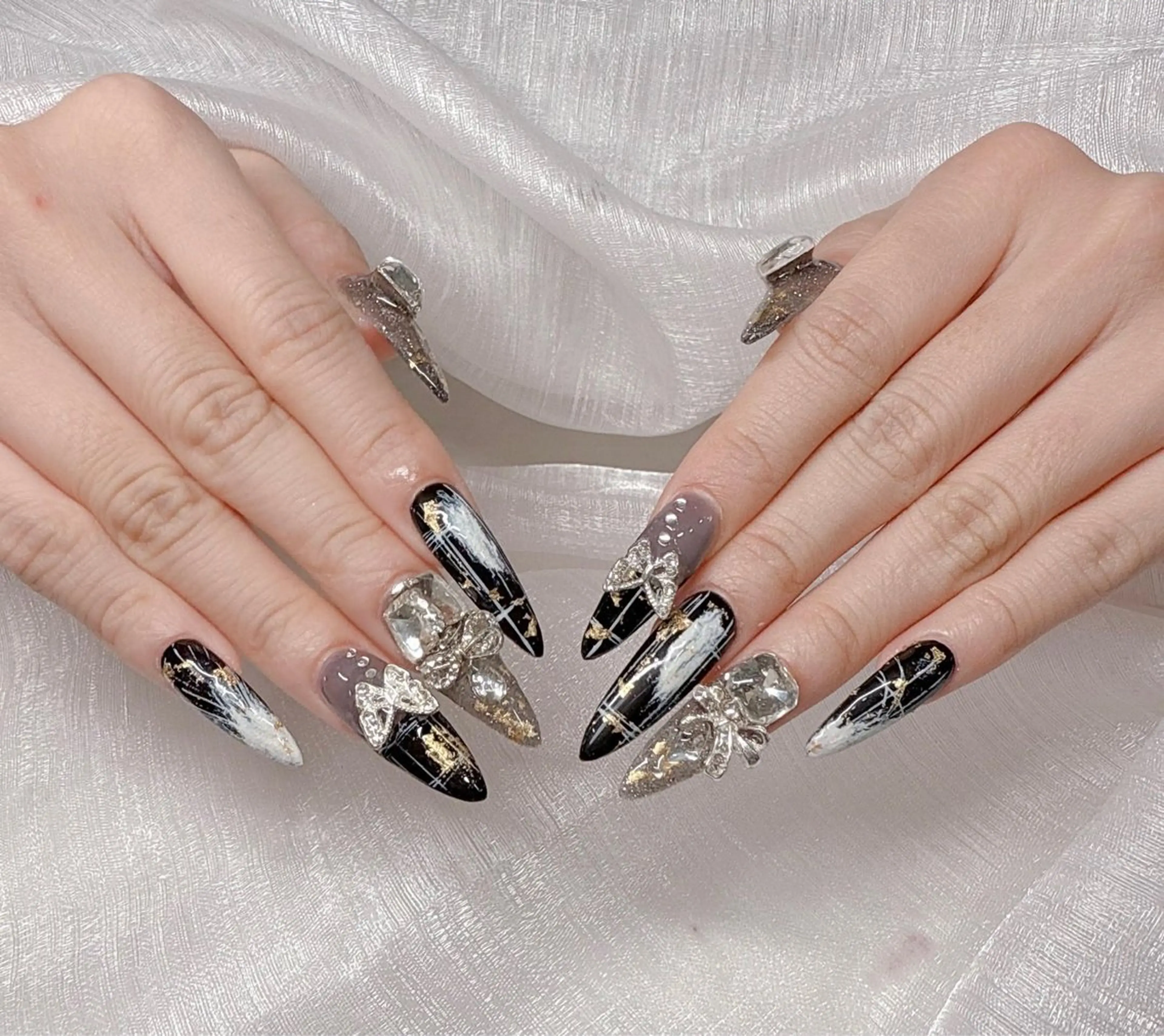 ネイル ハンドネイル Lee Nailsのネイルデザイン