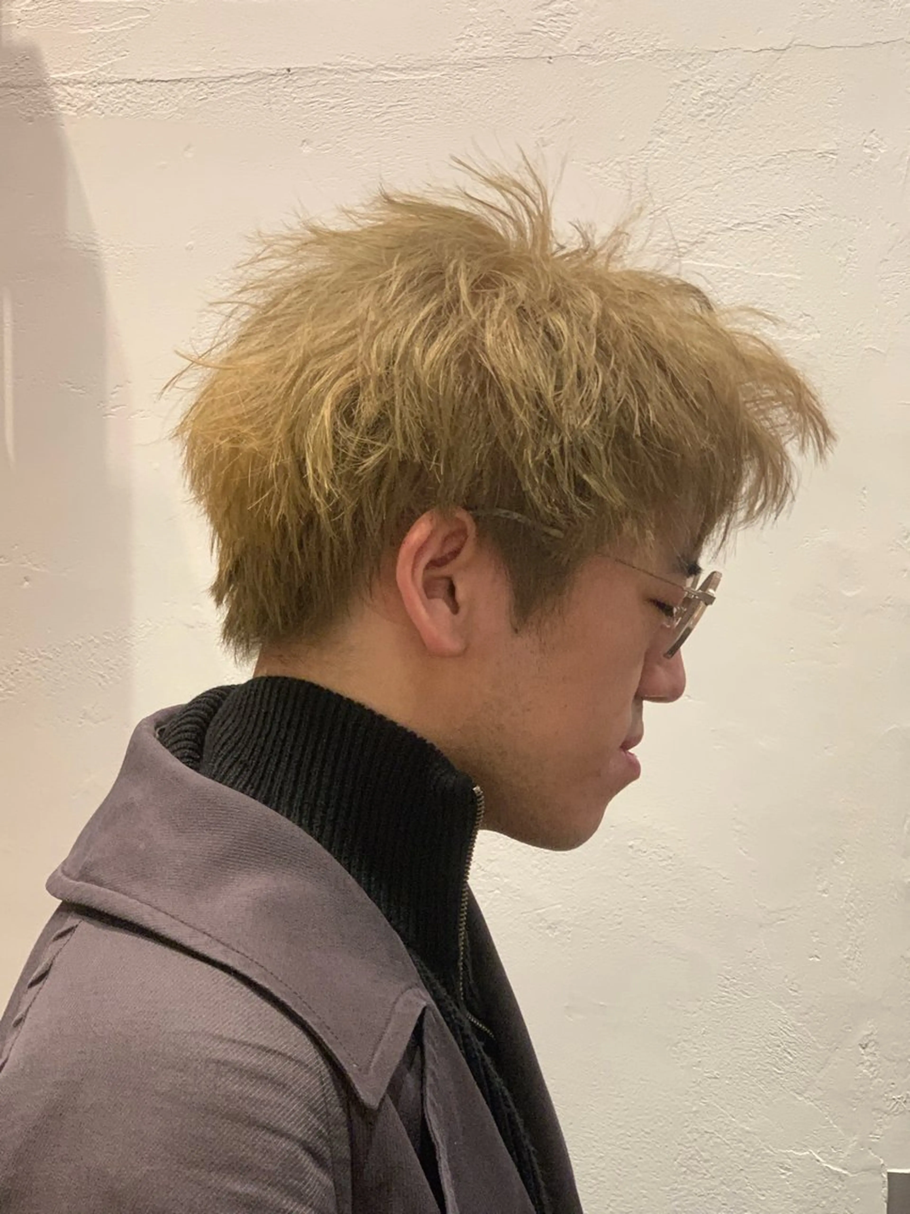 カラー アッシュ ブリーチ イエローカラー 【パリ研修済】貝沼 しおん(モデル募集)のヘアスタイル