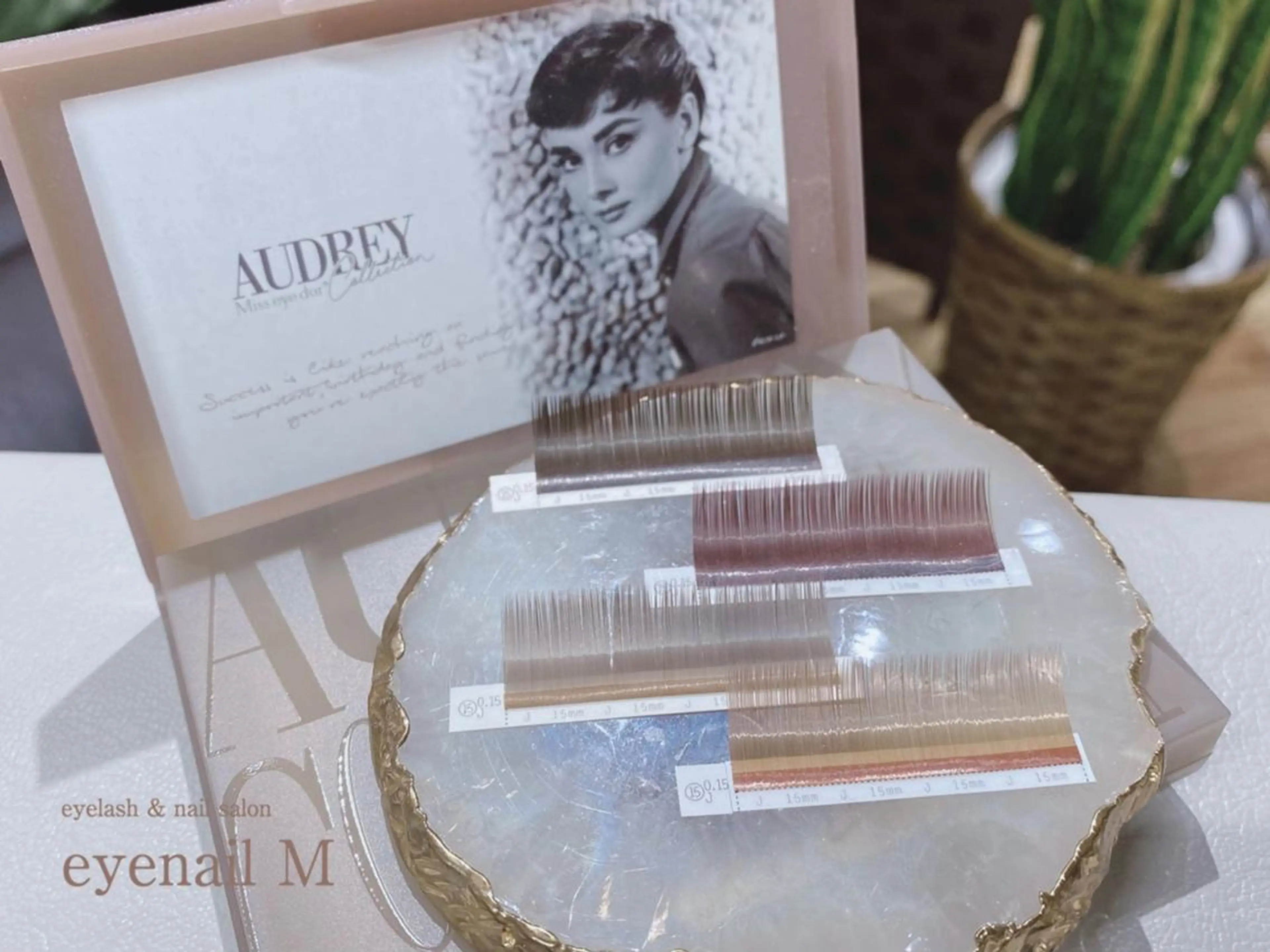 マツエク・マツパ 《eyenail M 》tsubakiの眉毛・アイブロウイメージ