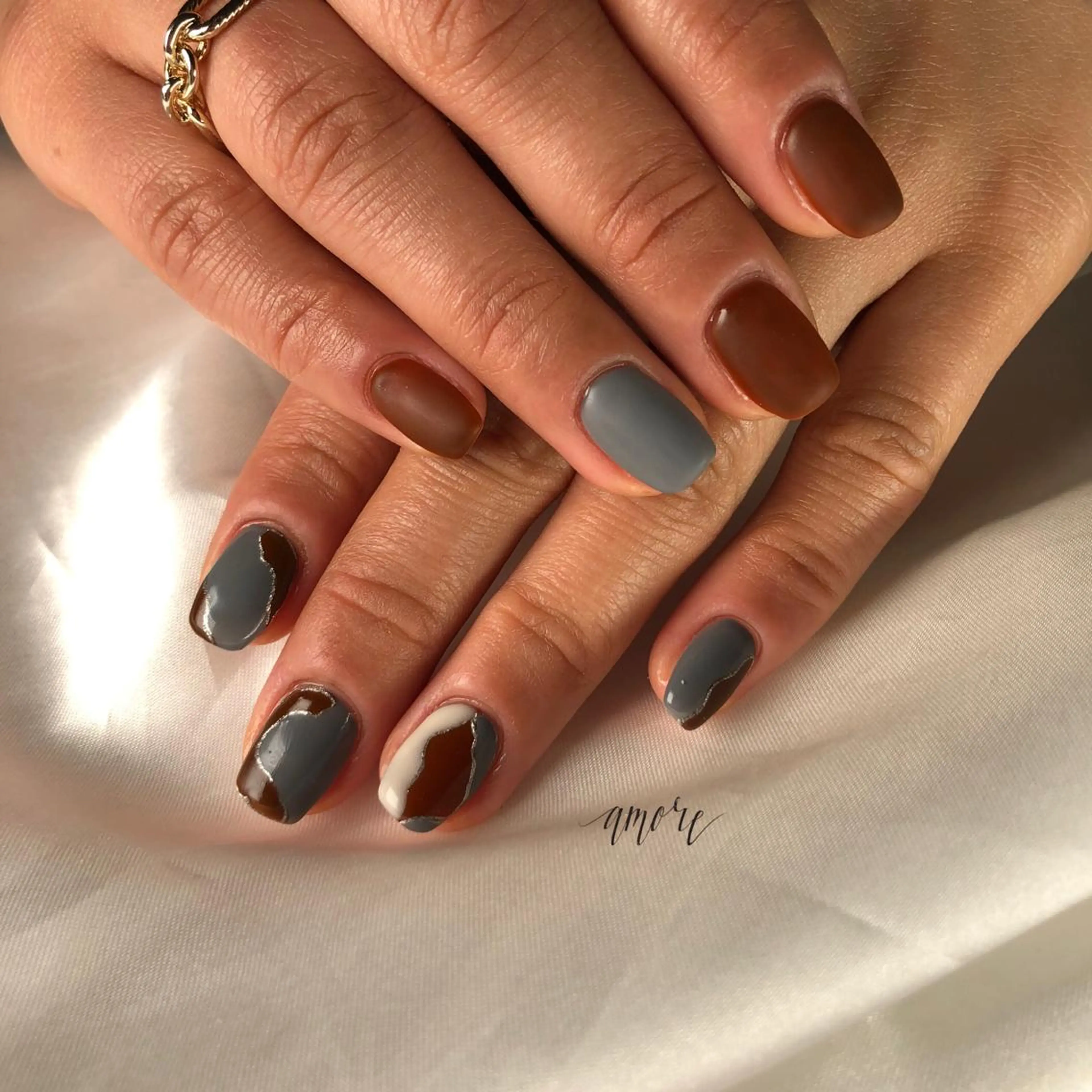 ネイル ジェルネイル 氷ネイル・うるうるネイル キラキラネイル マグネットネイル ミラーネイル You kyehwaのネイルデザイン