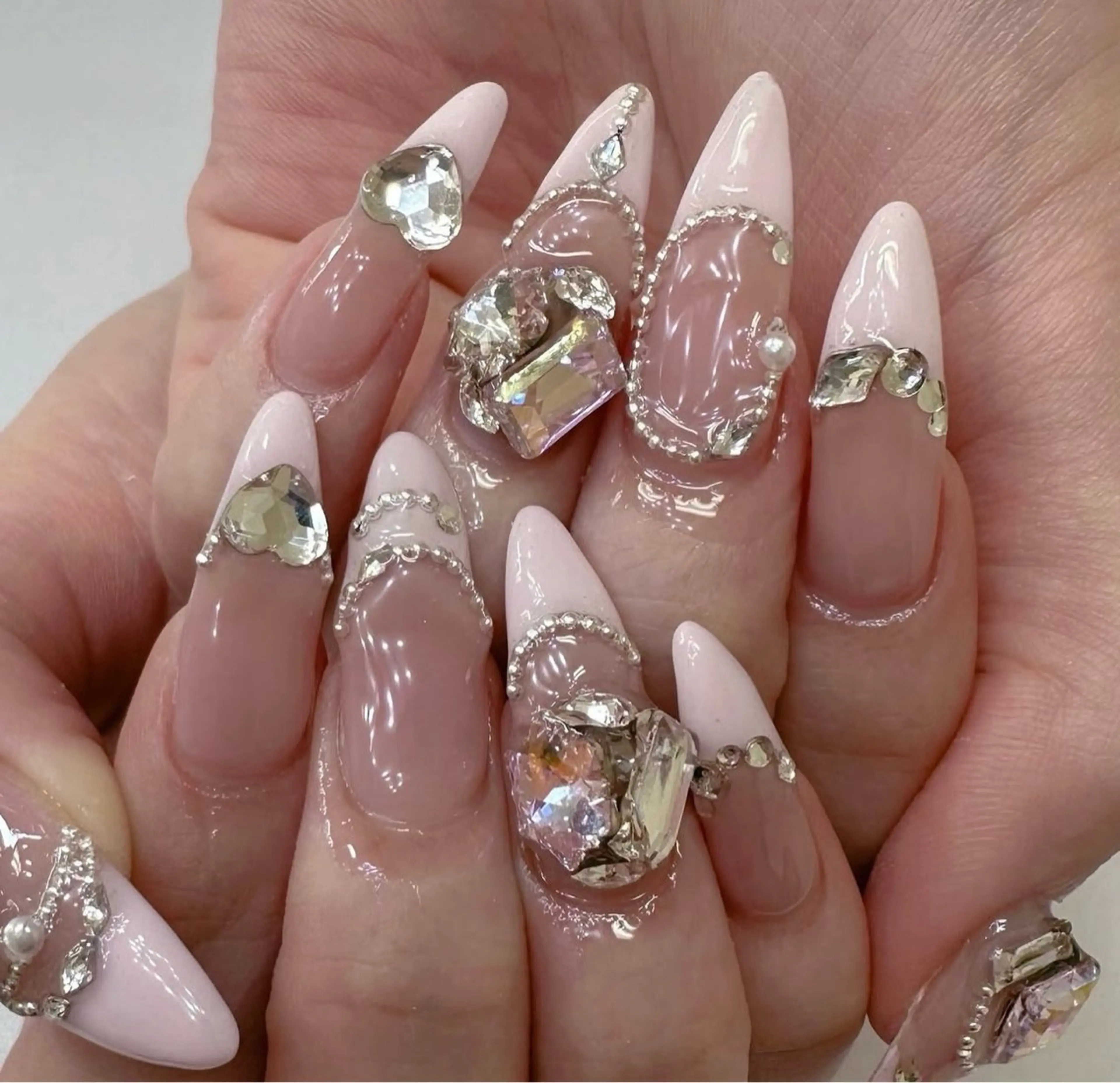 ネイル グラデーション キラキラネイル ワンカラーネイル 冬ネイル Jenn Nail Salonのネイルデザイン