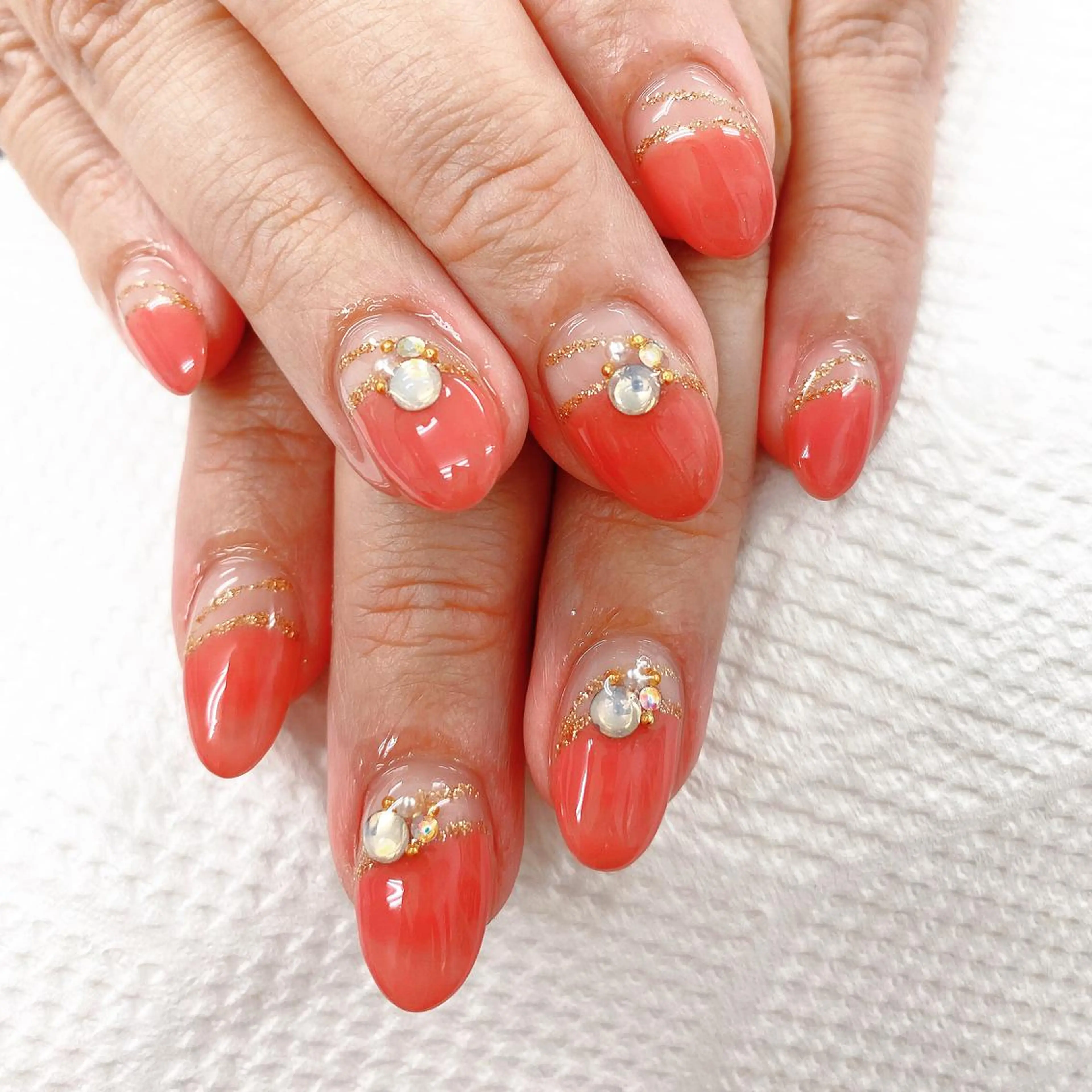 ネイル フレンチネイル キラキラネイル ストーンネイル N._._.claw[エヌクロー]所属・N._._. clawのネイルデザイン