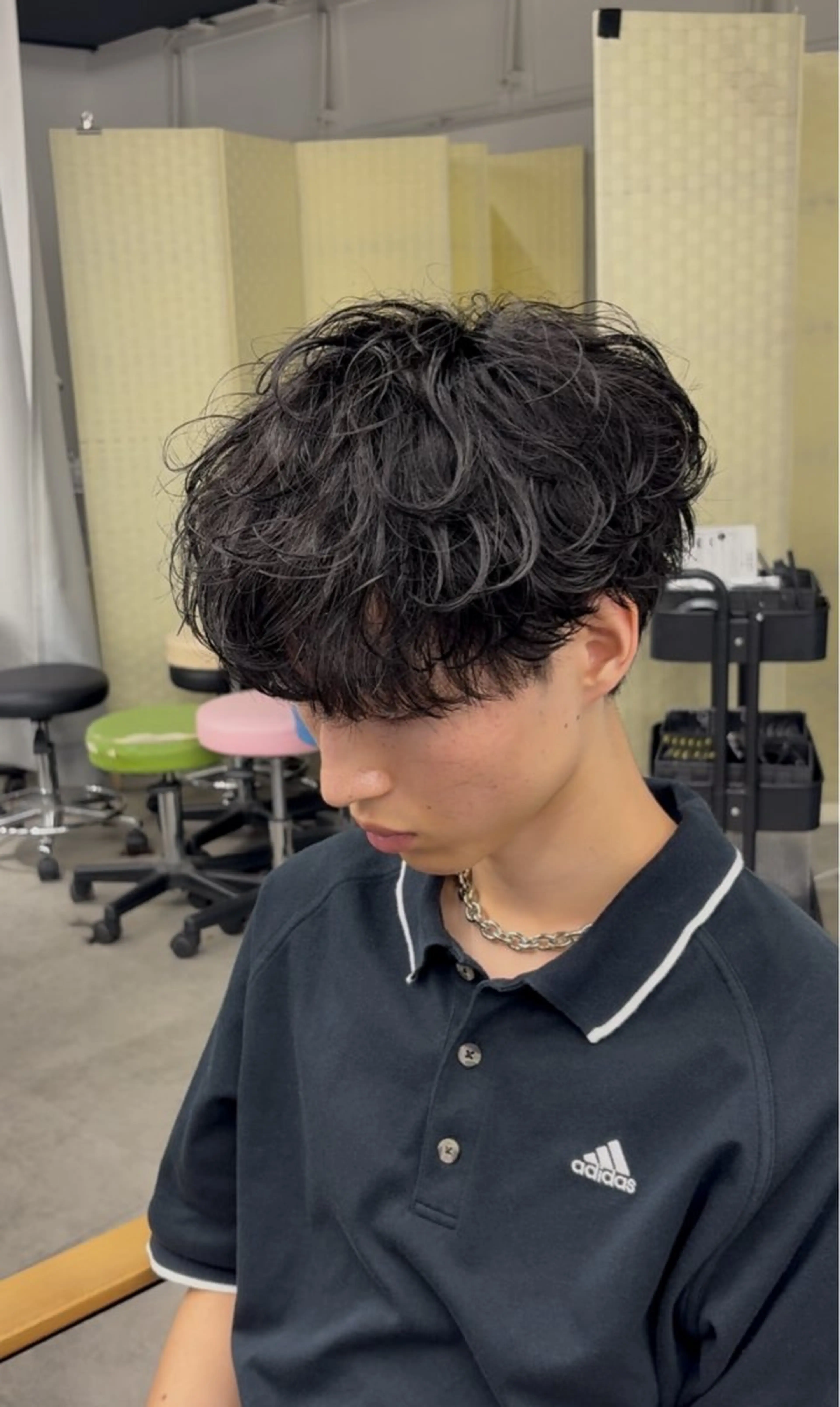 ショート パーマ メンズ メンズパーマ プードルパーマ 学生（メンズ向け） スパイキーショート 波巻きパーマ カット パーマ シャドウパーマ/ ルーズパーマ/メンズのヘアスタイル