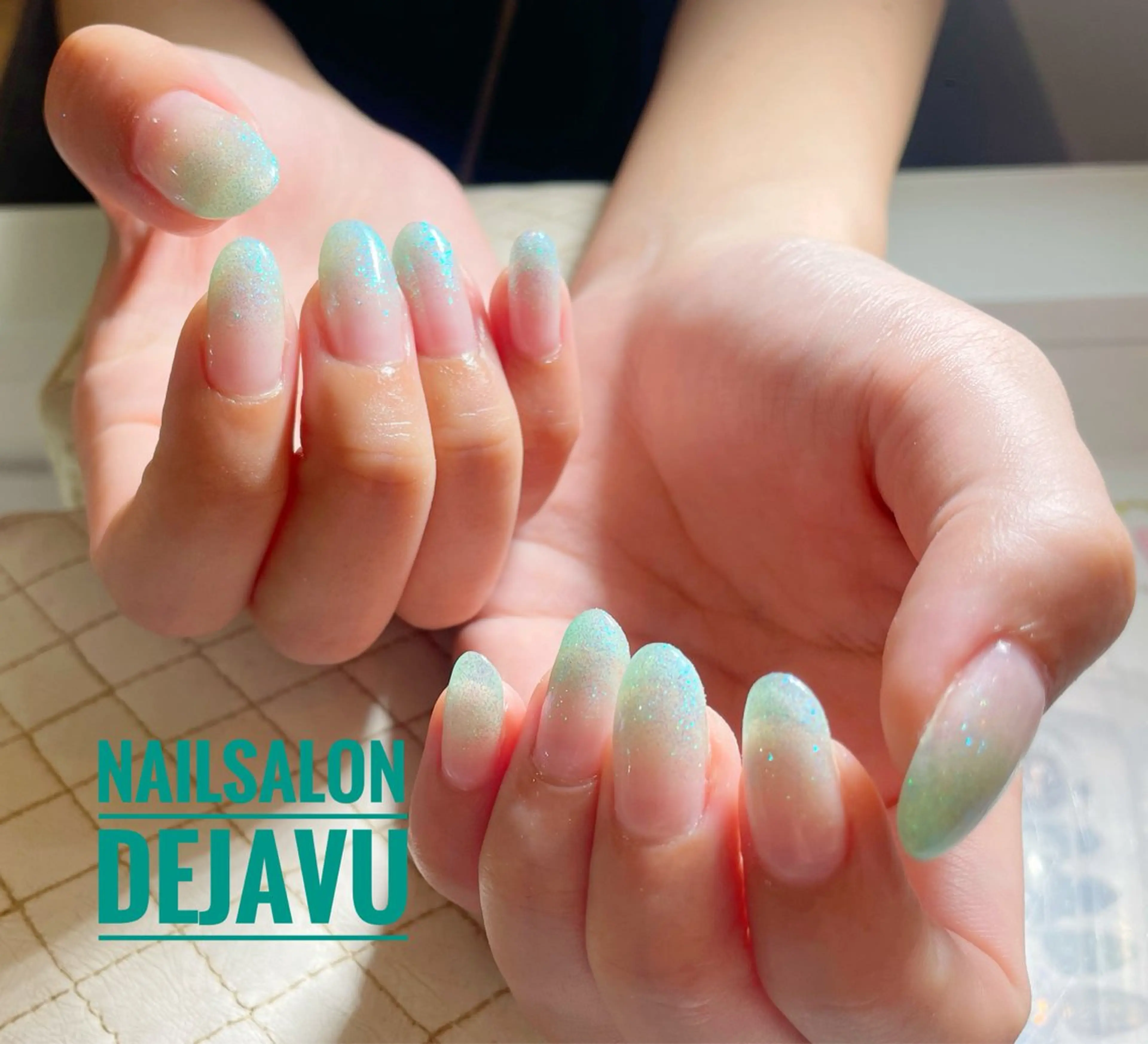 ネイル グラデーション ラメ(グリッター) ラメグラデーション ハンドネイル Dejavu所属・Nail salon Dejavu 🌿のネイルデザイン
