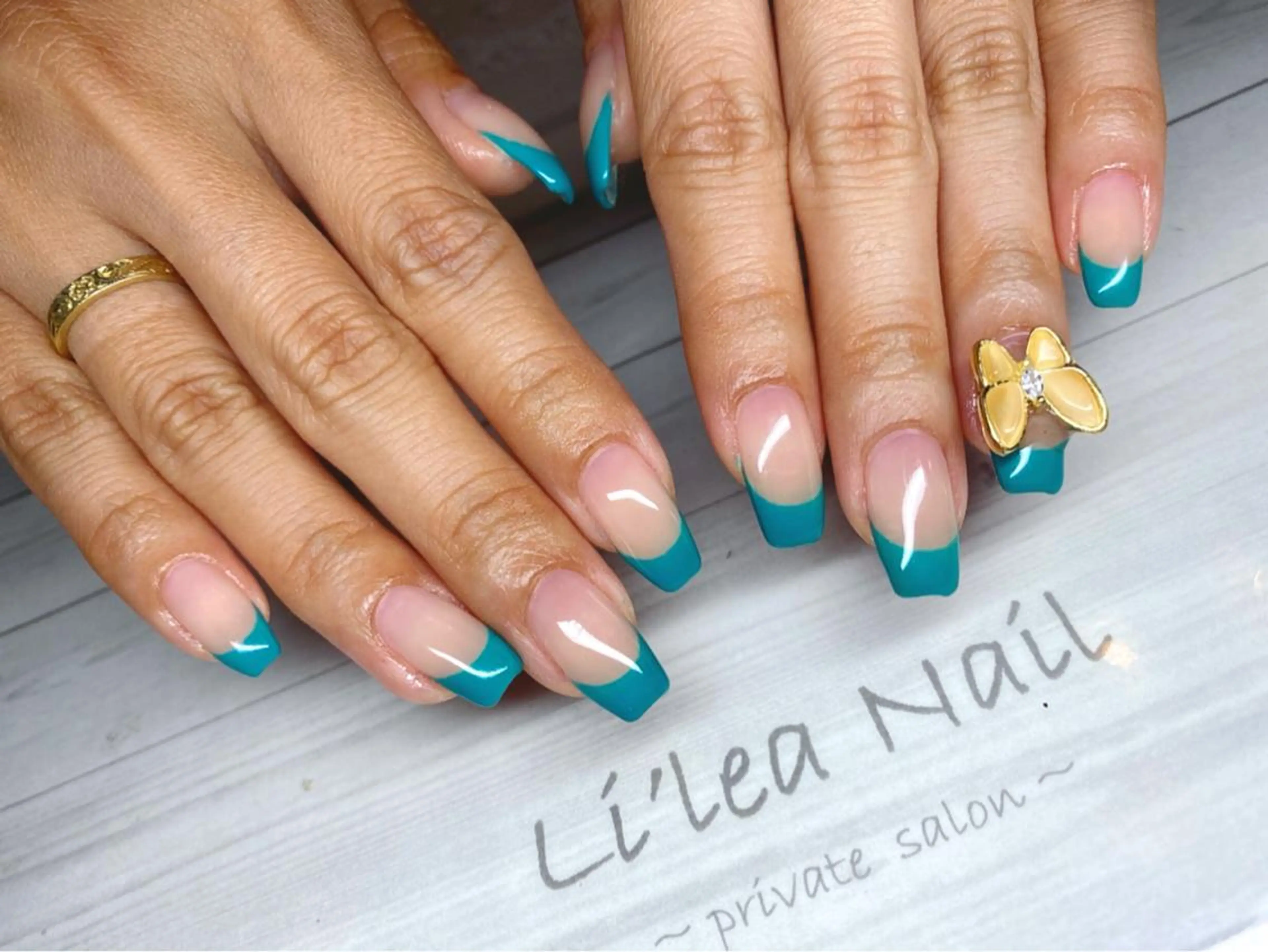 ネイル Li'leaNail AINAのネイルデザイン