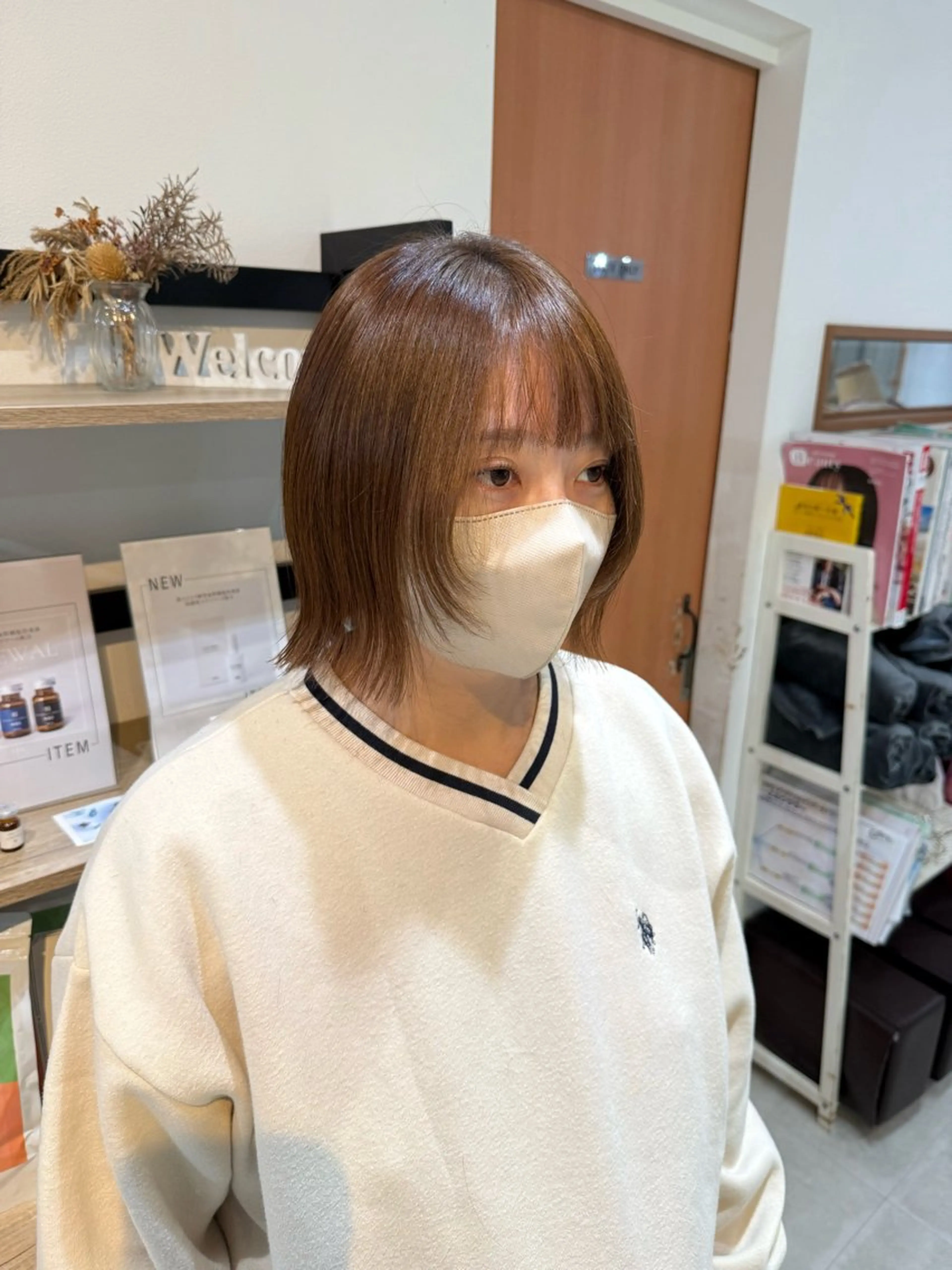 ミディアム 顔まわりレイヤー 顔周りカット レイヤーカット カット ヘアカラー 島 歩那のヘアスタイル