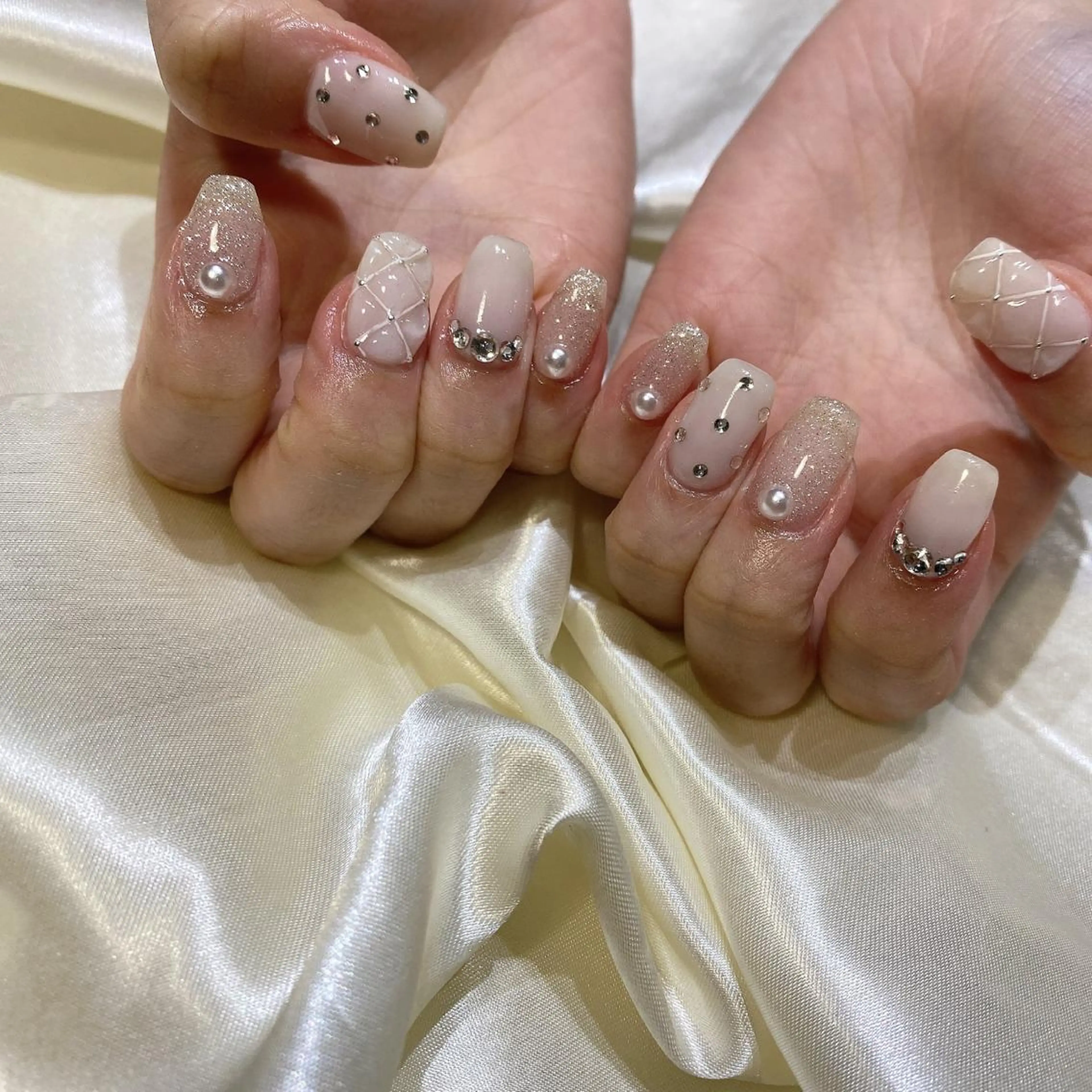 ネイル ハンドネイル 西岡 杏のネイルデザイン