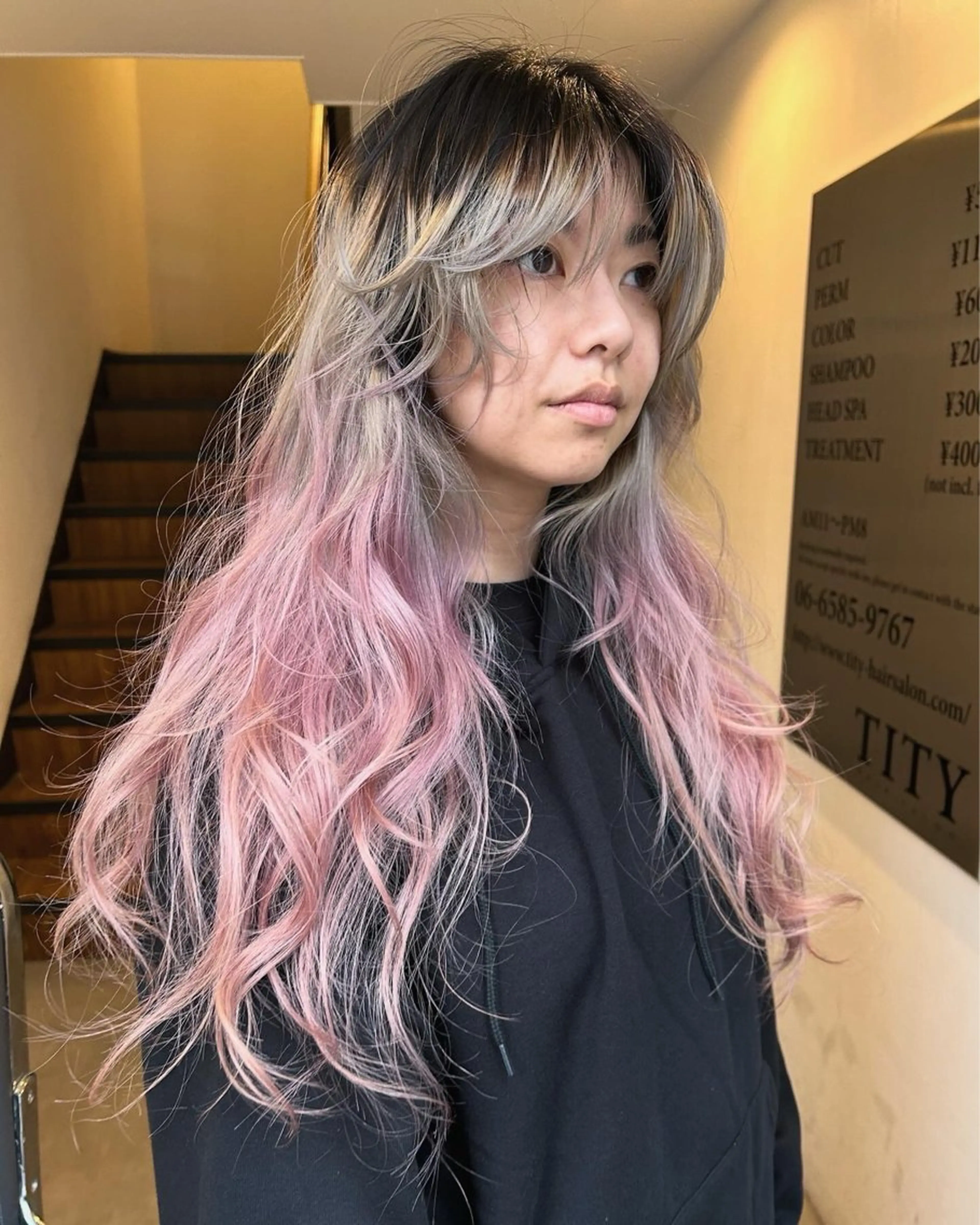 ロング カラー デザインカラー カット ヘアカラー トリートメント hen所属・心斎橋/レイヤー/ ブリーチ/モエのヘアスタイル