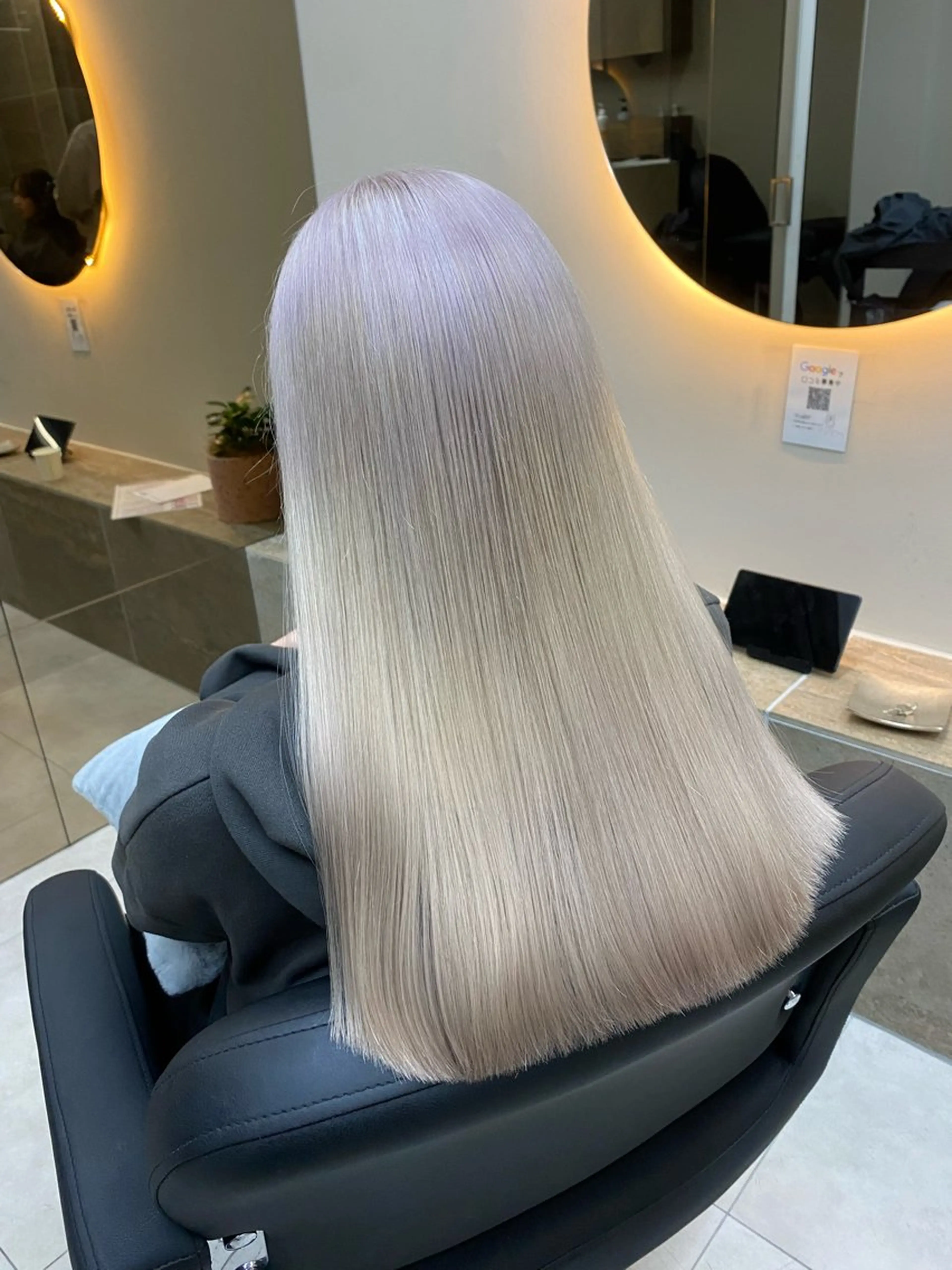 ロング カラー ブリーチ グレージュ 「似合わせ/髪質改善 《ワタル》」のヘアスタイル