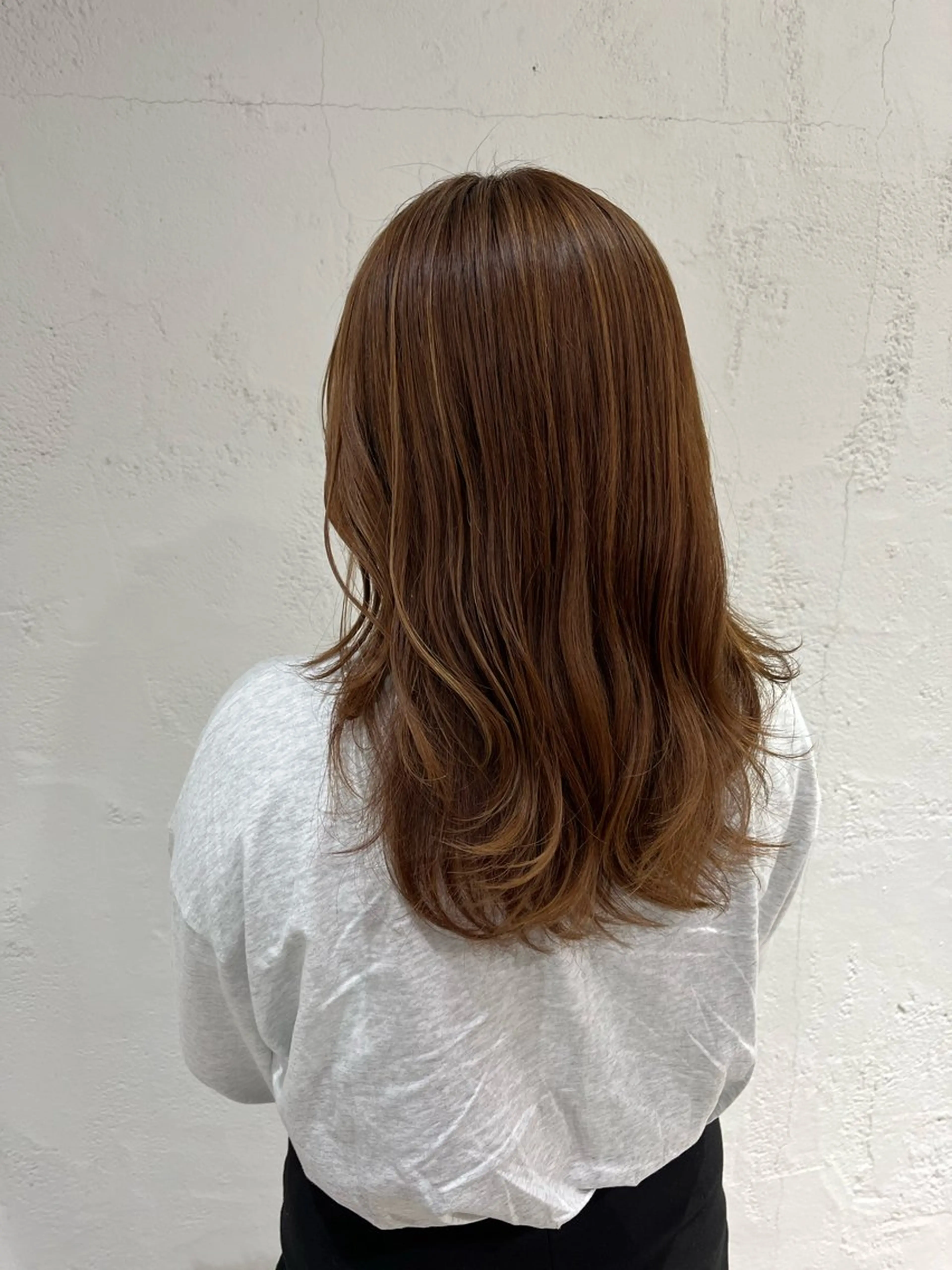 セミロング カラー ブリーチ ケアブリーチ グレージュ ハイライトカラー ハイライト カット ヘアカラー トリートメント 透明感カラー/ 髪質改善/ストレートのその他イメージ