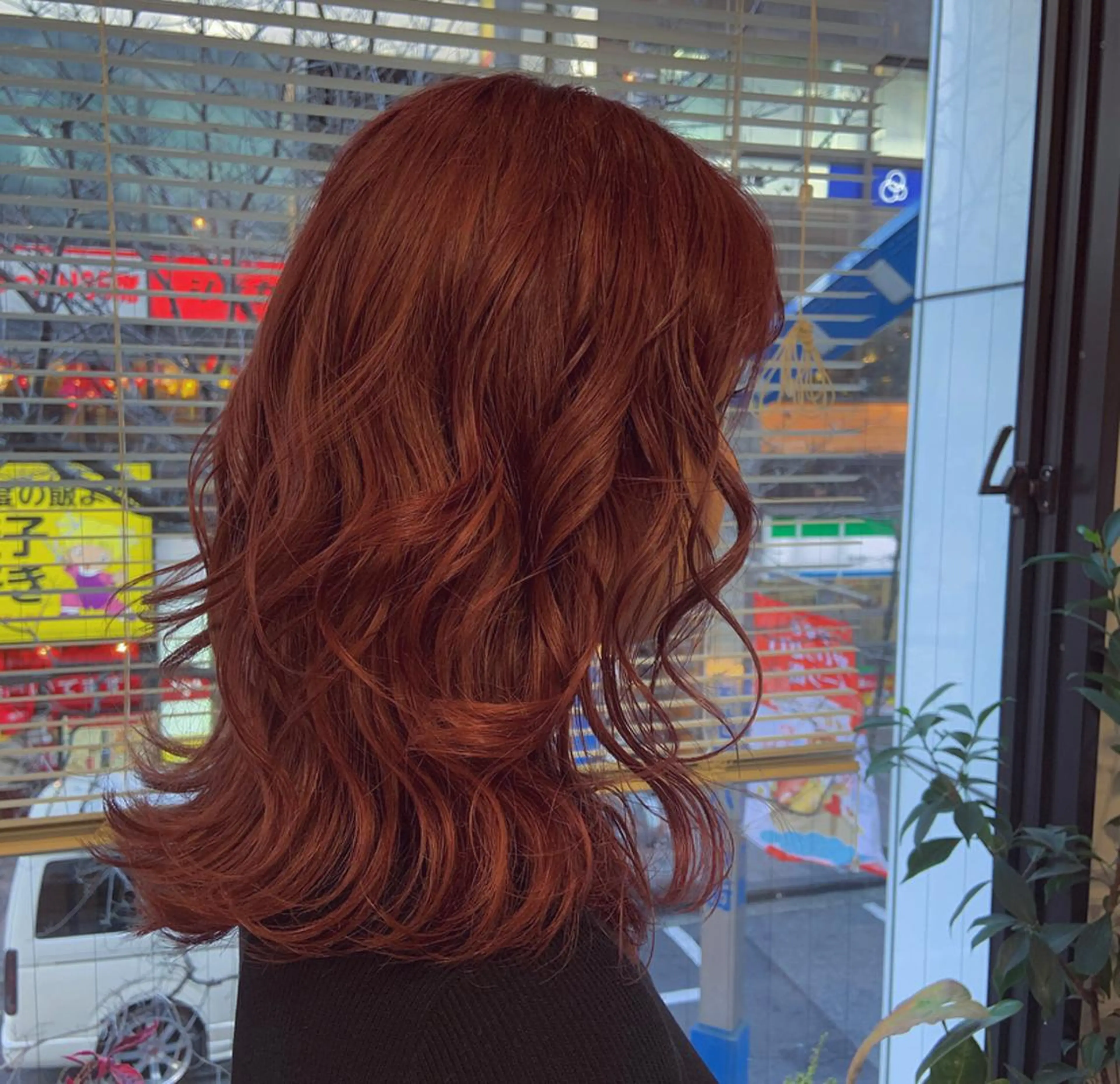 セミロング ヘアカラー 韓国ヘア🇰🇷 YURIYAのヘアスタイル