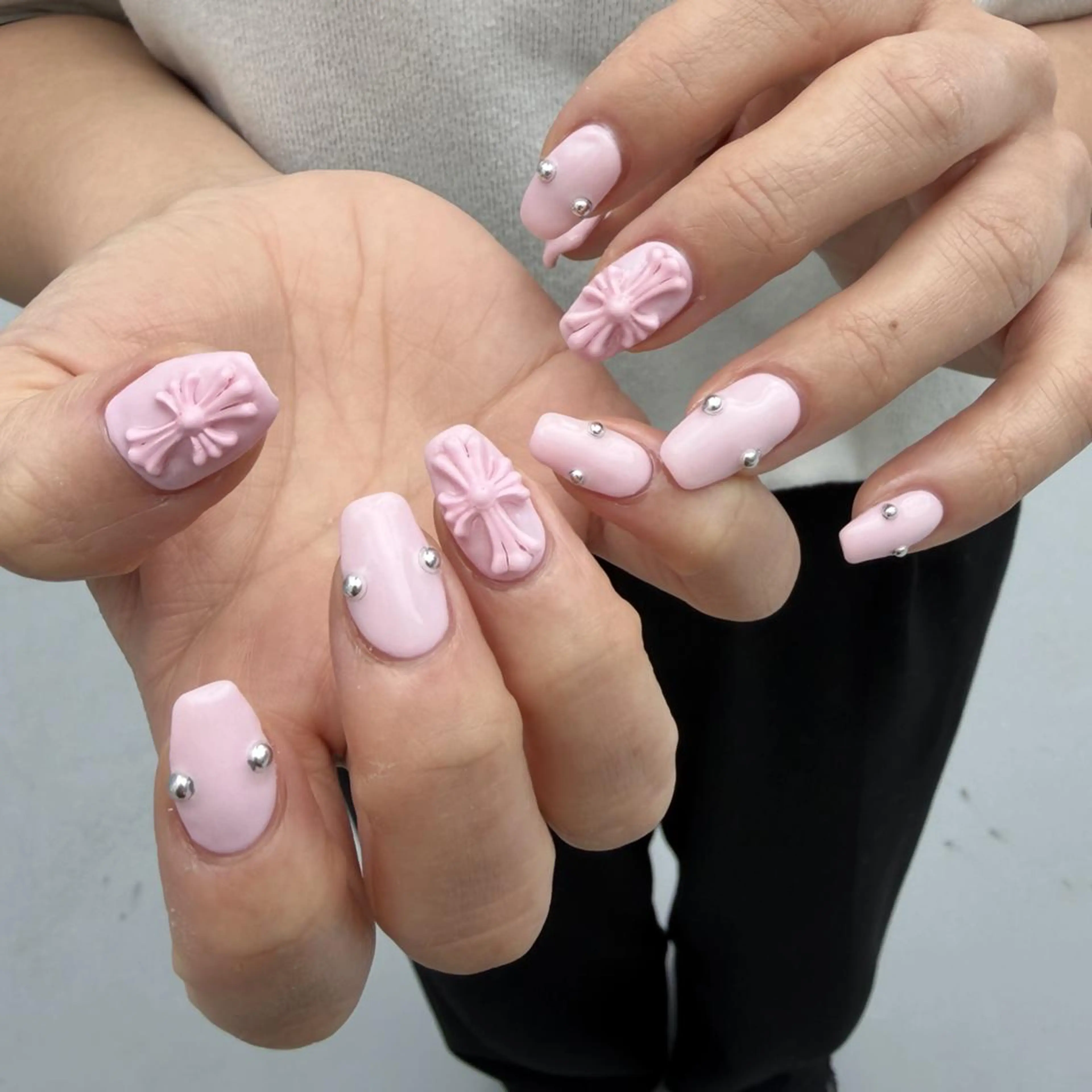 大人気❣️ワンカラーにクロスモールドのパーツ使用したい方💖の写真