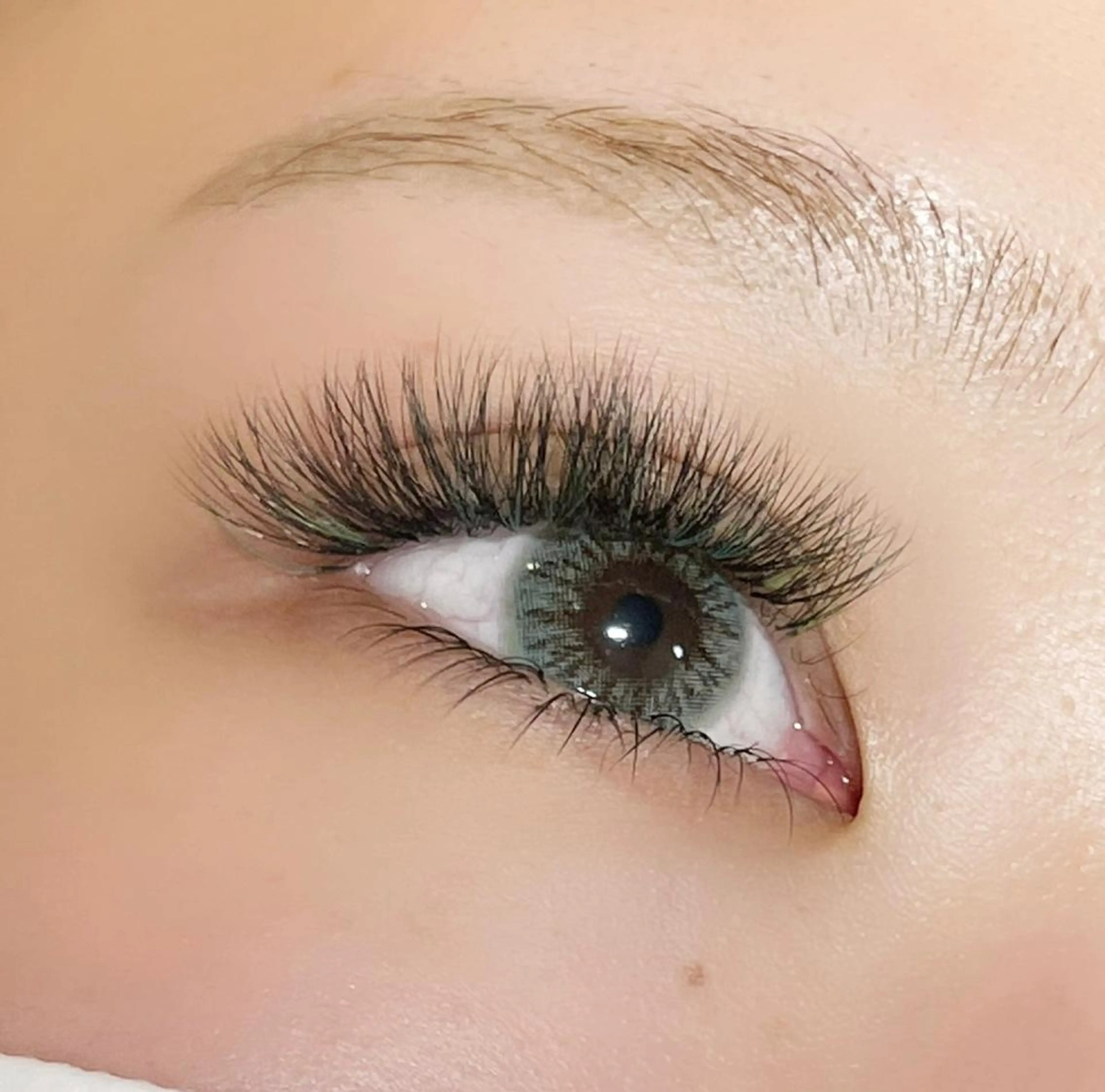 マツエク・マツパ ボリュームラッシュ マツエク Lumos nail&eyelash所属・Lumos Ayakaのマツエク・マツパデザイン