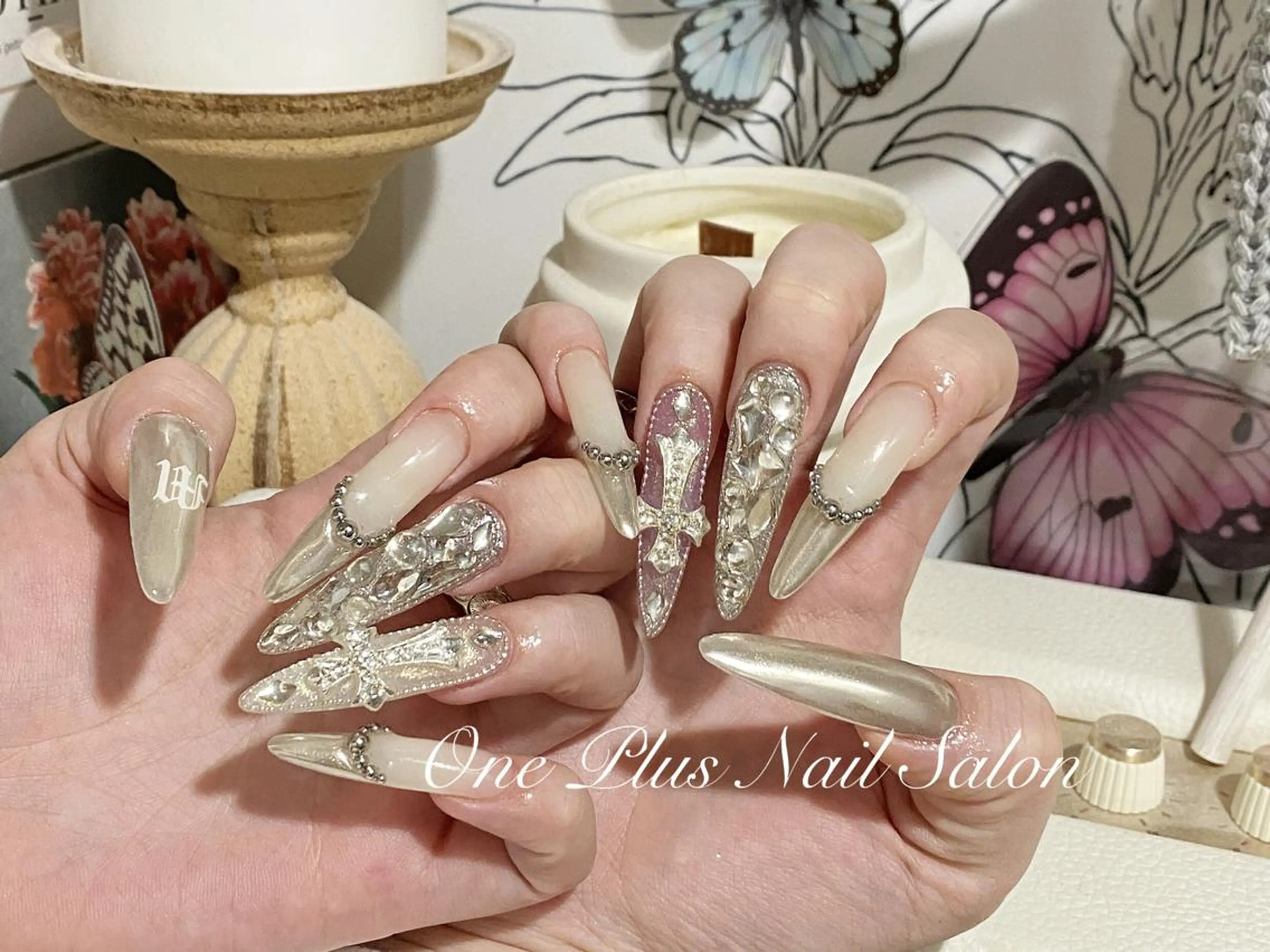 ネイル One plus StudioNailのネイルデザイン