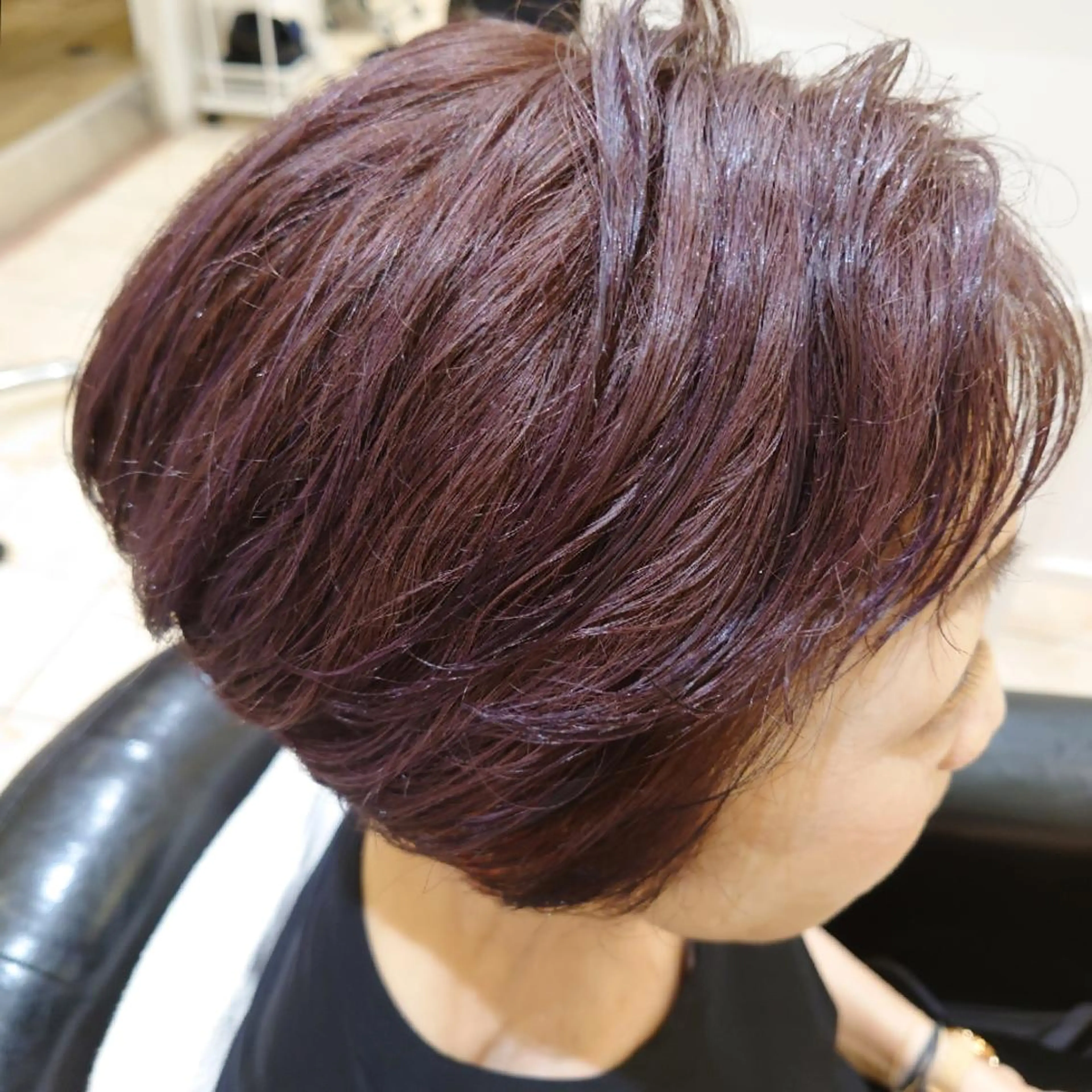 ショート カラー こせき えみのヘアスタイル
