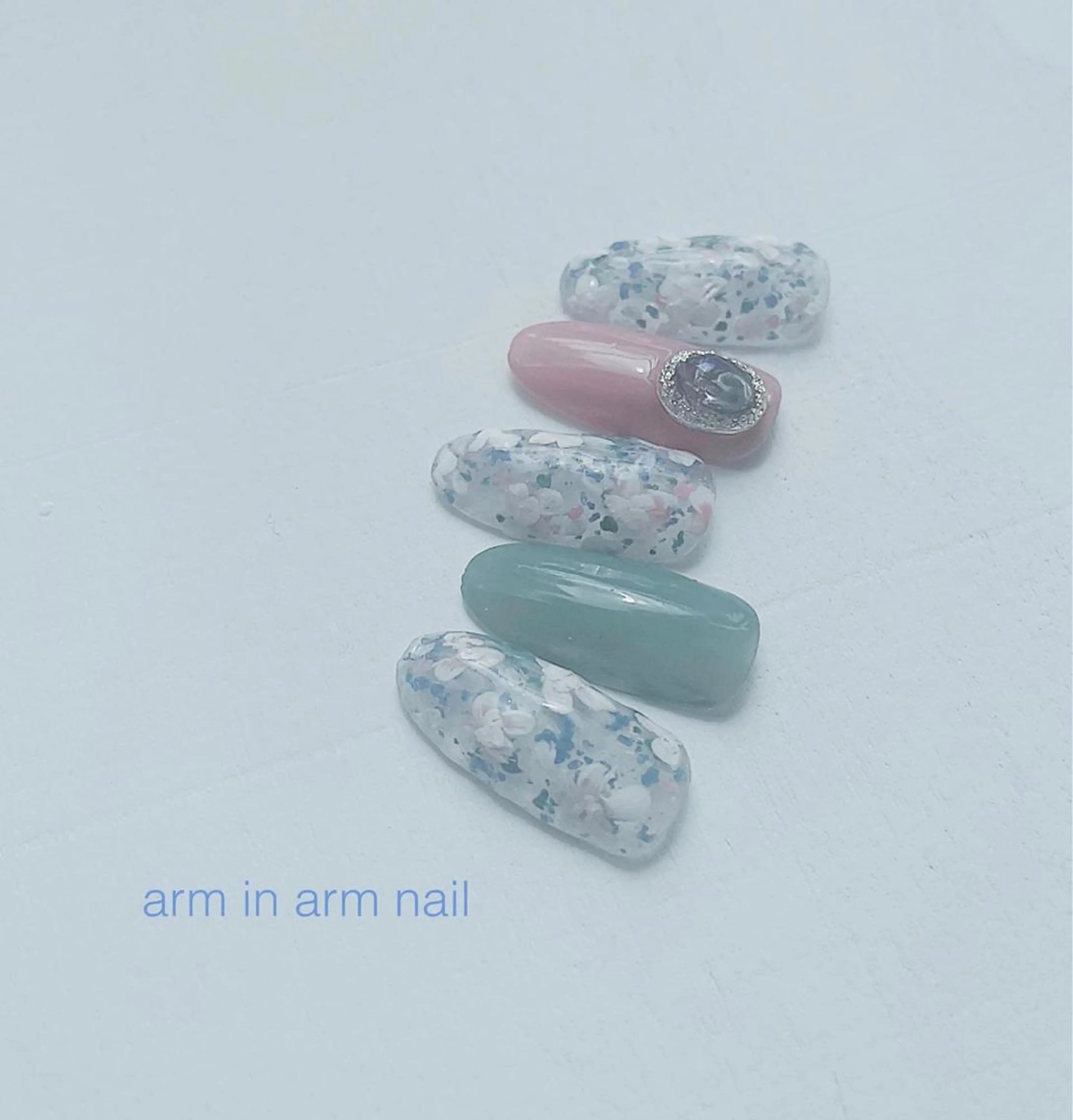 ネイル arm in arm ︎✿Yamamotoのマツエク・マツパデザイン