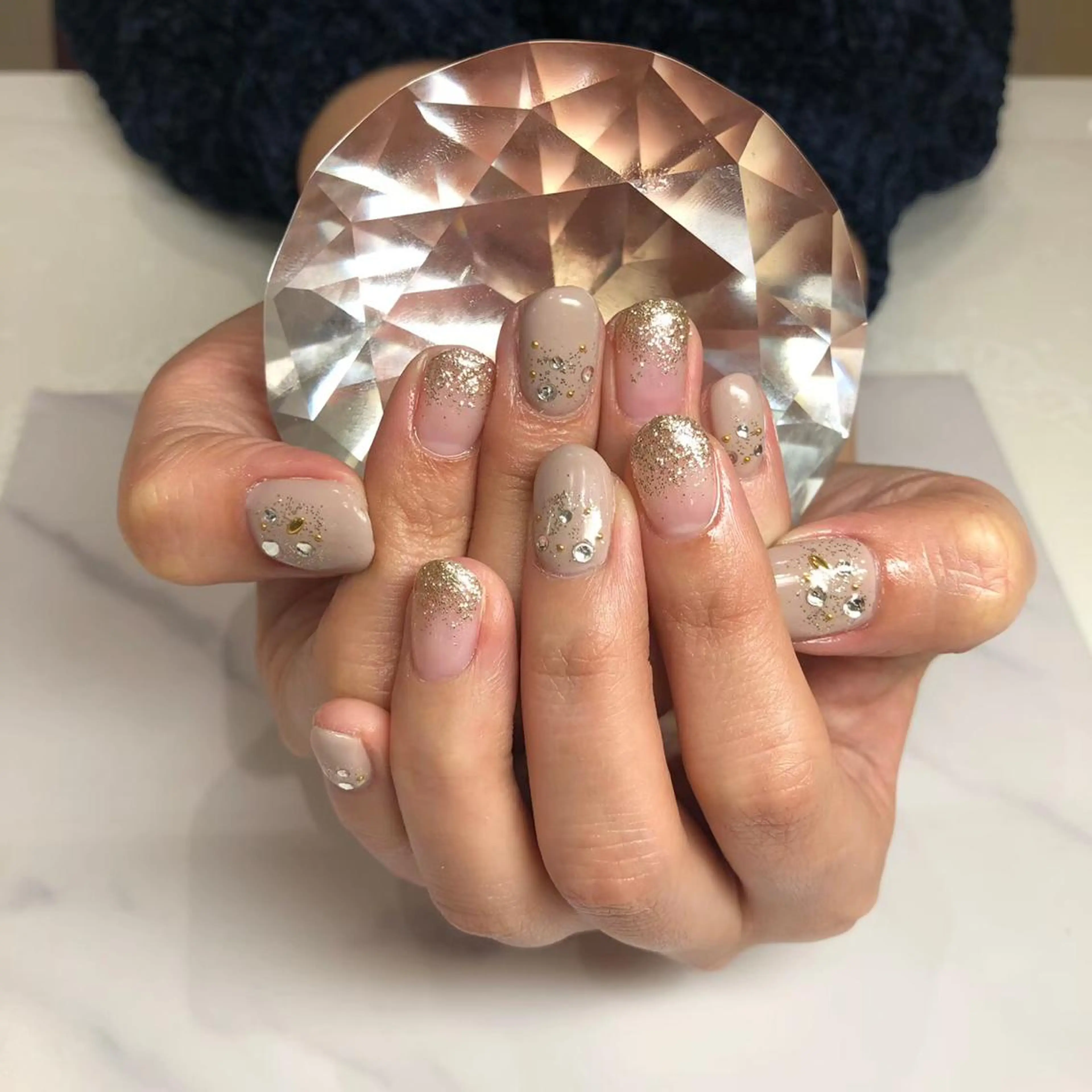 ネイル 椿森 美瑠紅の眉毛・アイブロウイメージ