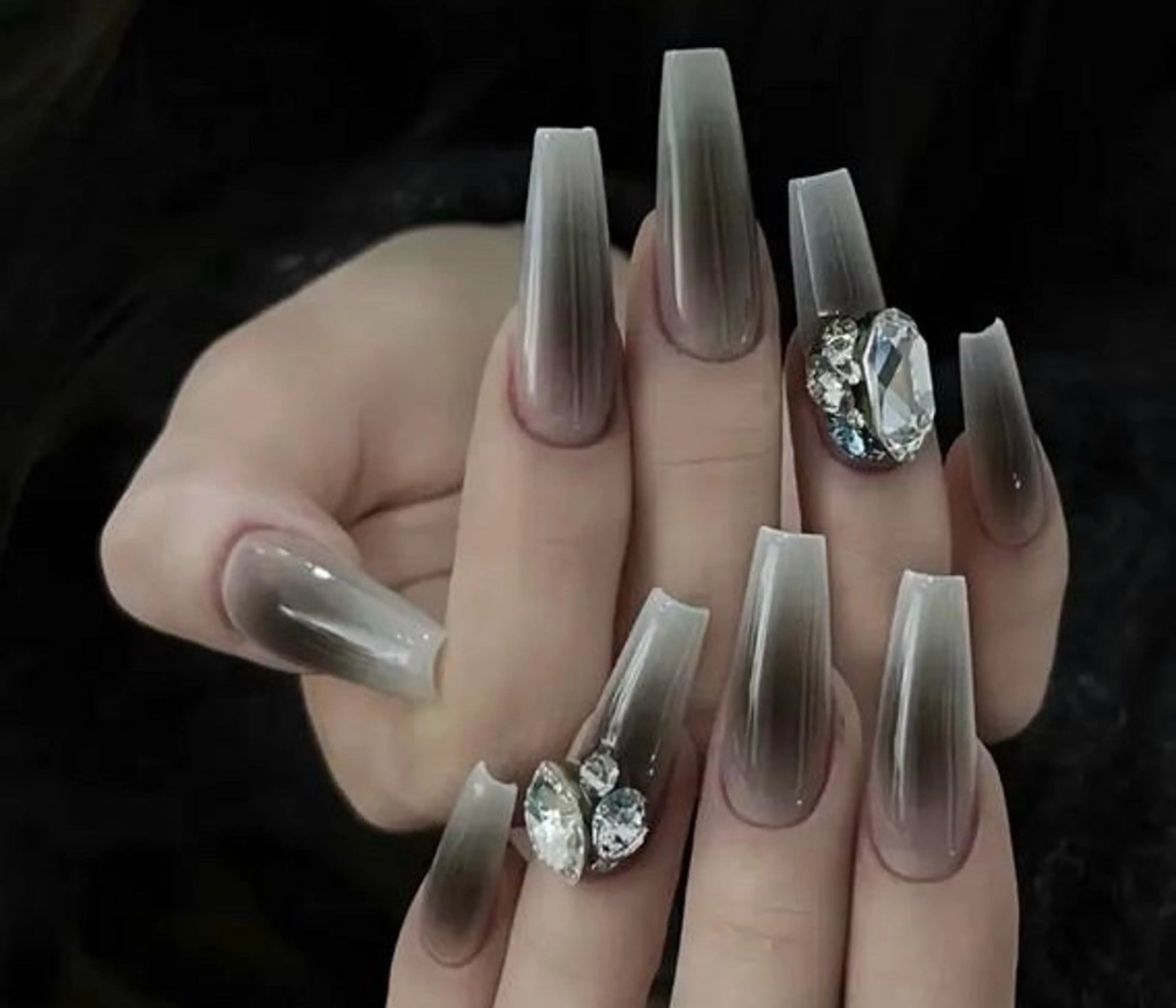 ネイル チークネイル 長さ出し フラワーネイル フレンチネイル ガーリー SunNail池袋駅 ワンホンネイルのネイルデザイン