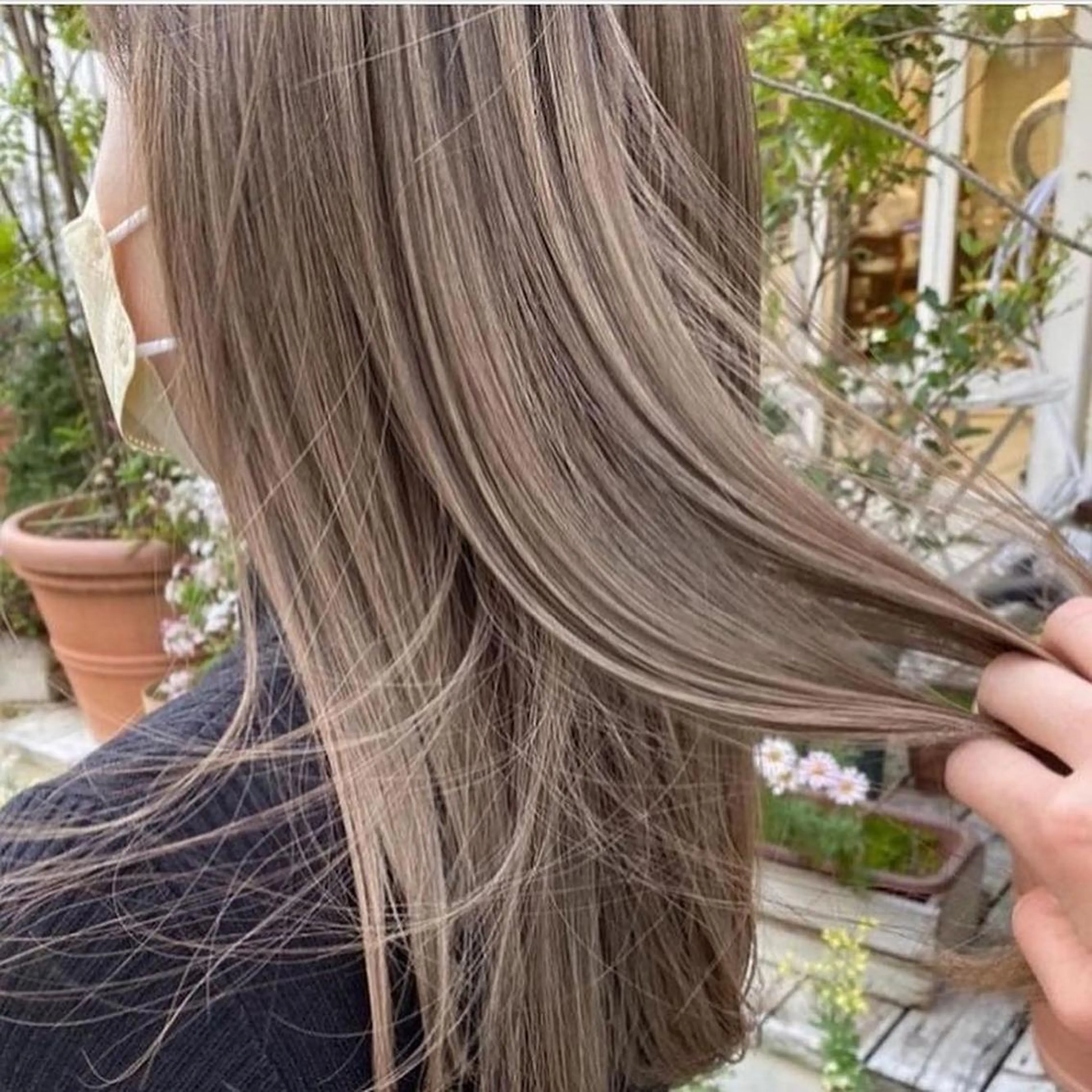 ミディアム カラー ヘアアレンジ ベージュカラー 透明感カラー グラデーションカラー ハイライトカラー ハイトーンカラー 韓国/髪質改善💘 櫻井かれんのヘアスタイル