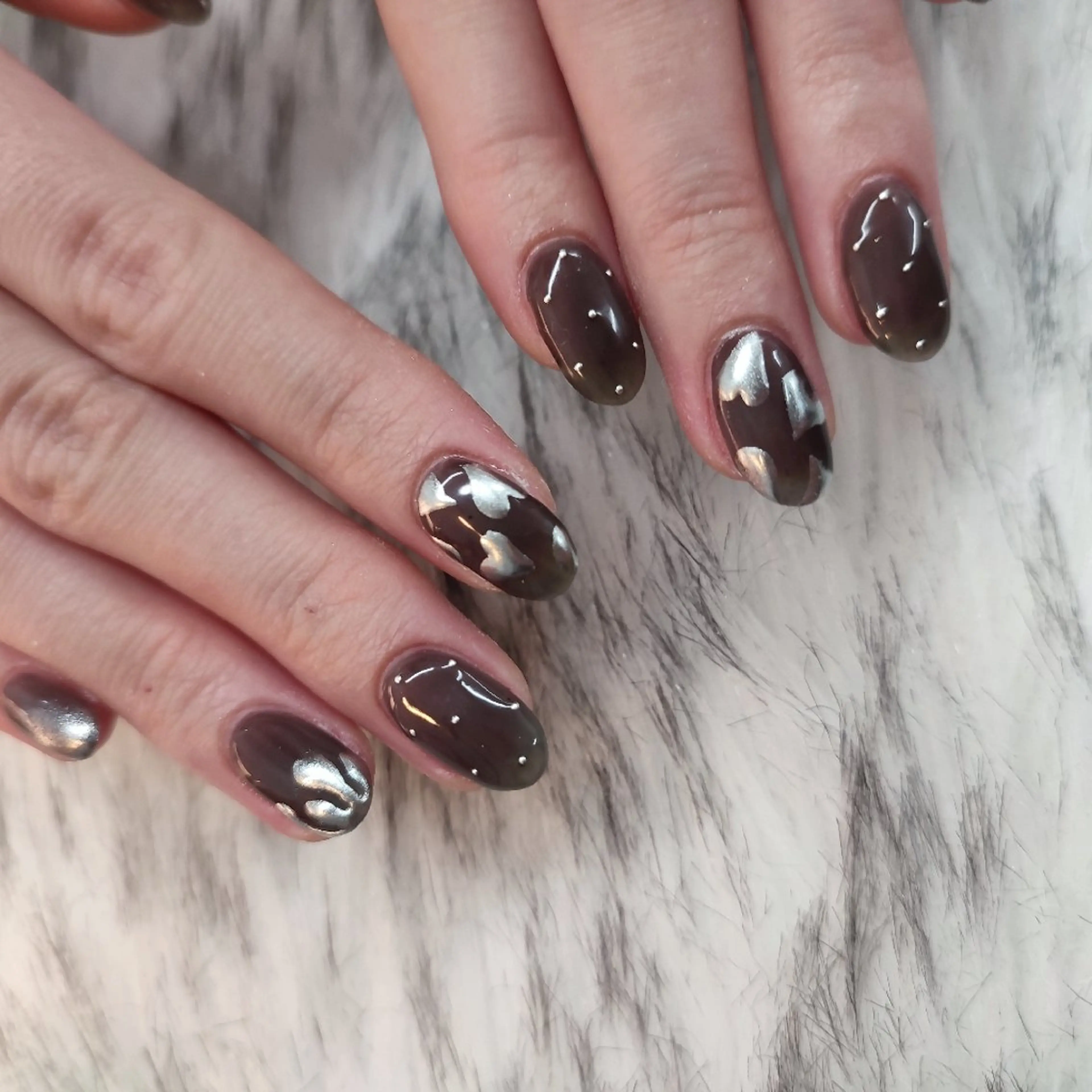 ネイル ハンドネイル RUNWAY 　　の眉毛・アイブロウイメージ