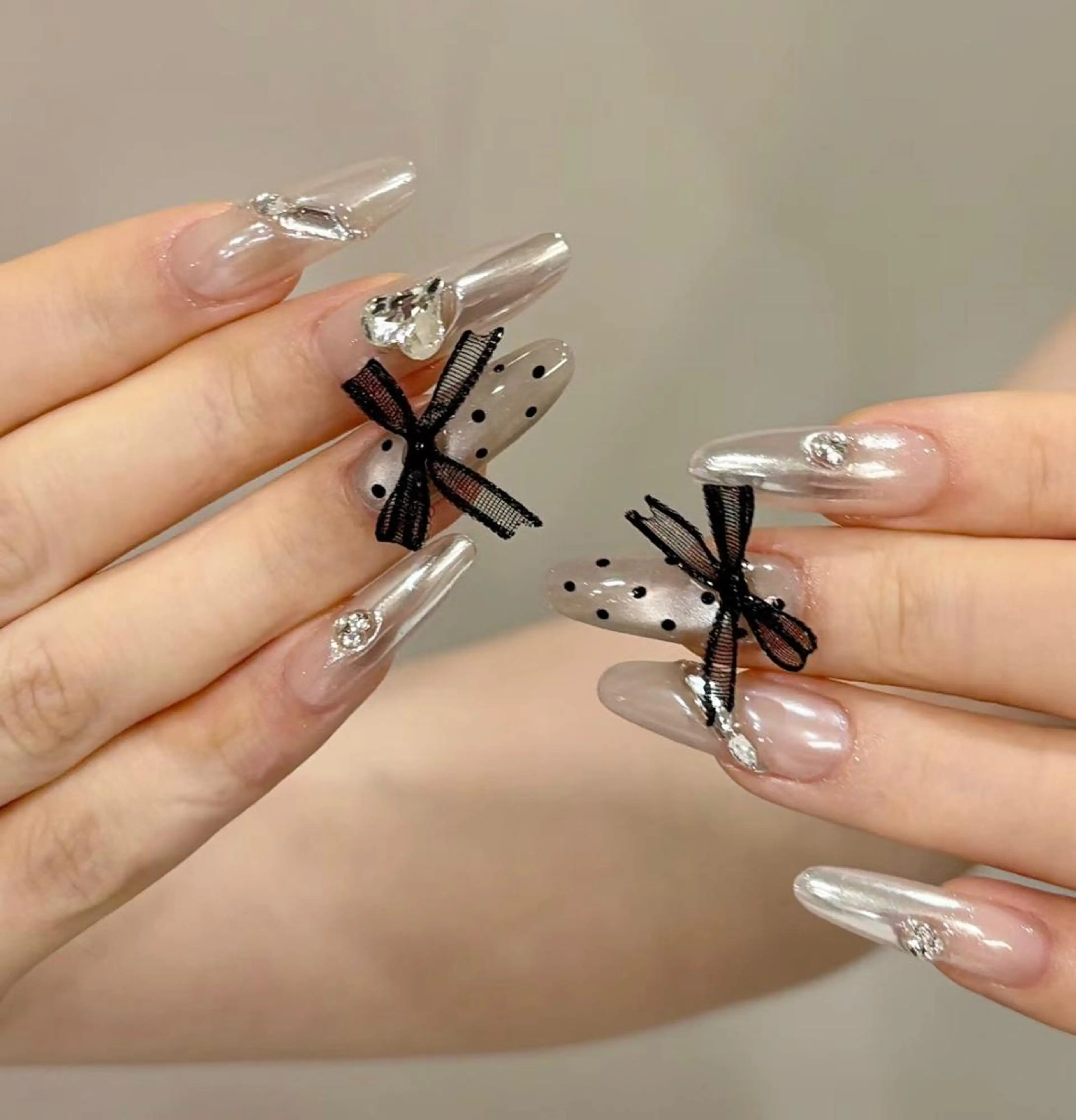 ネイル ハンドネイル 🎀 Ayaka_nailのネイルデザイン