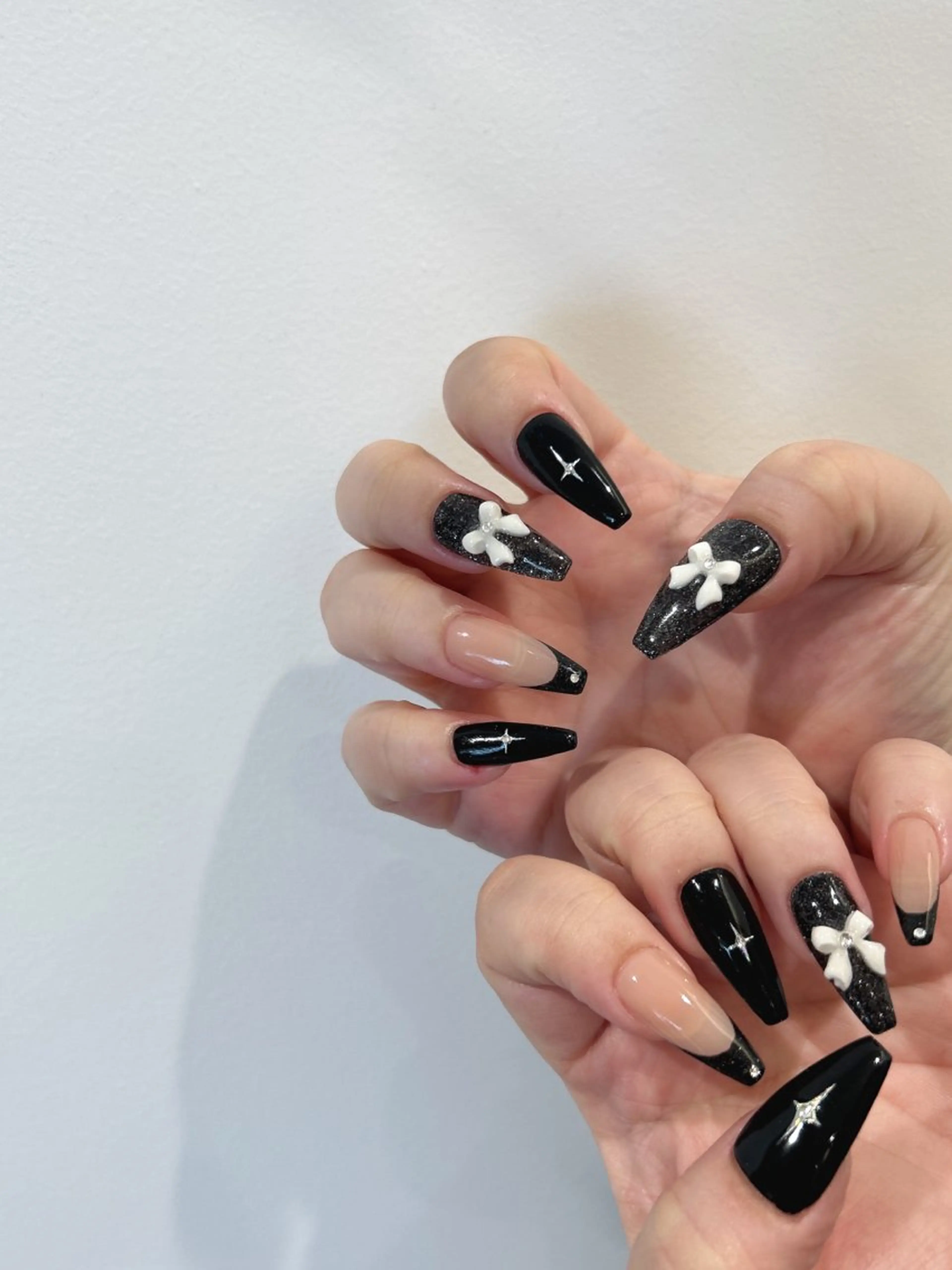 ネイル リボン ハンドネイル tote. sumileのネイルデザイン