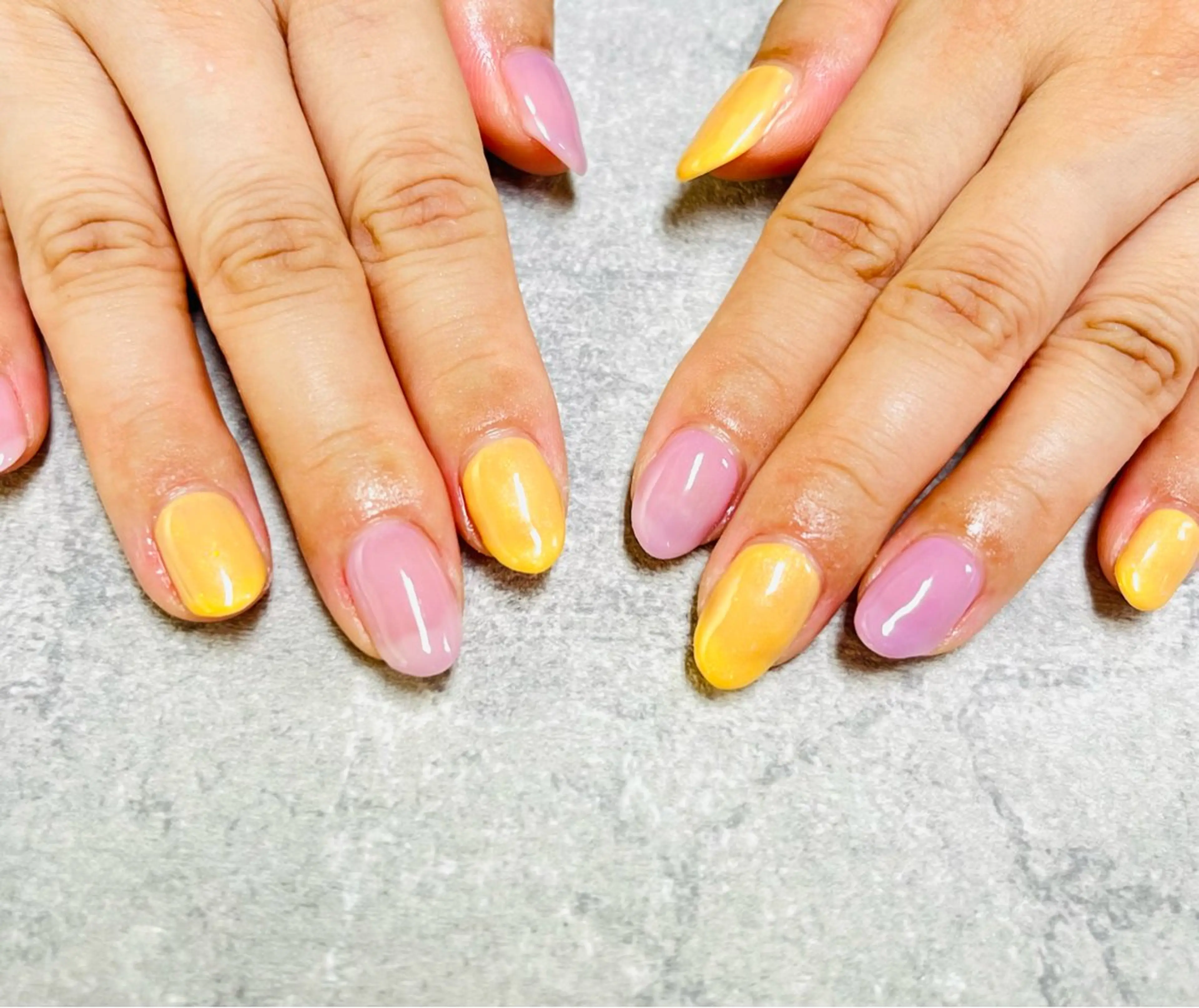 ネイル フットネイル フレンチネイル グラデーション キラキラネイル 韓国ネイル ハンドネイル 二見 晴香のネイルデザイン