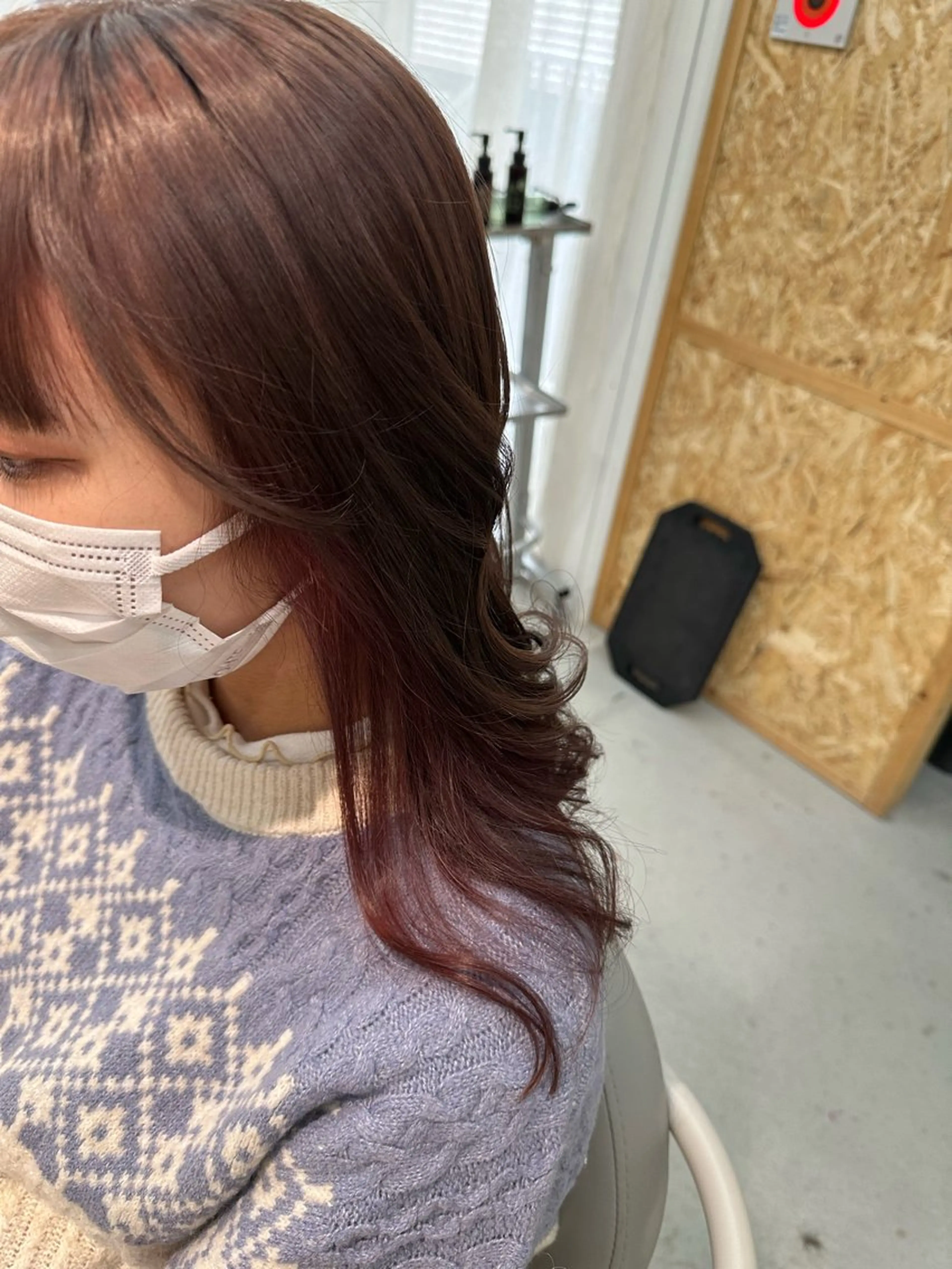 セミロング カラー ブリーチ グレージュ ピンクカラー ヘアカラー 松本 莉央のヘアスタイル