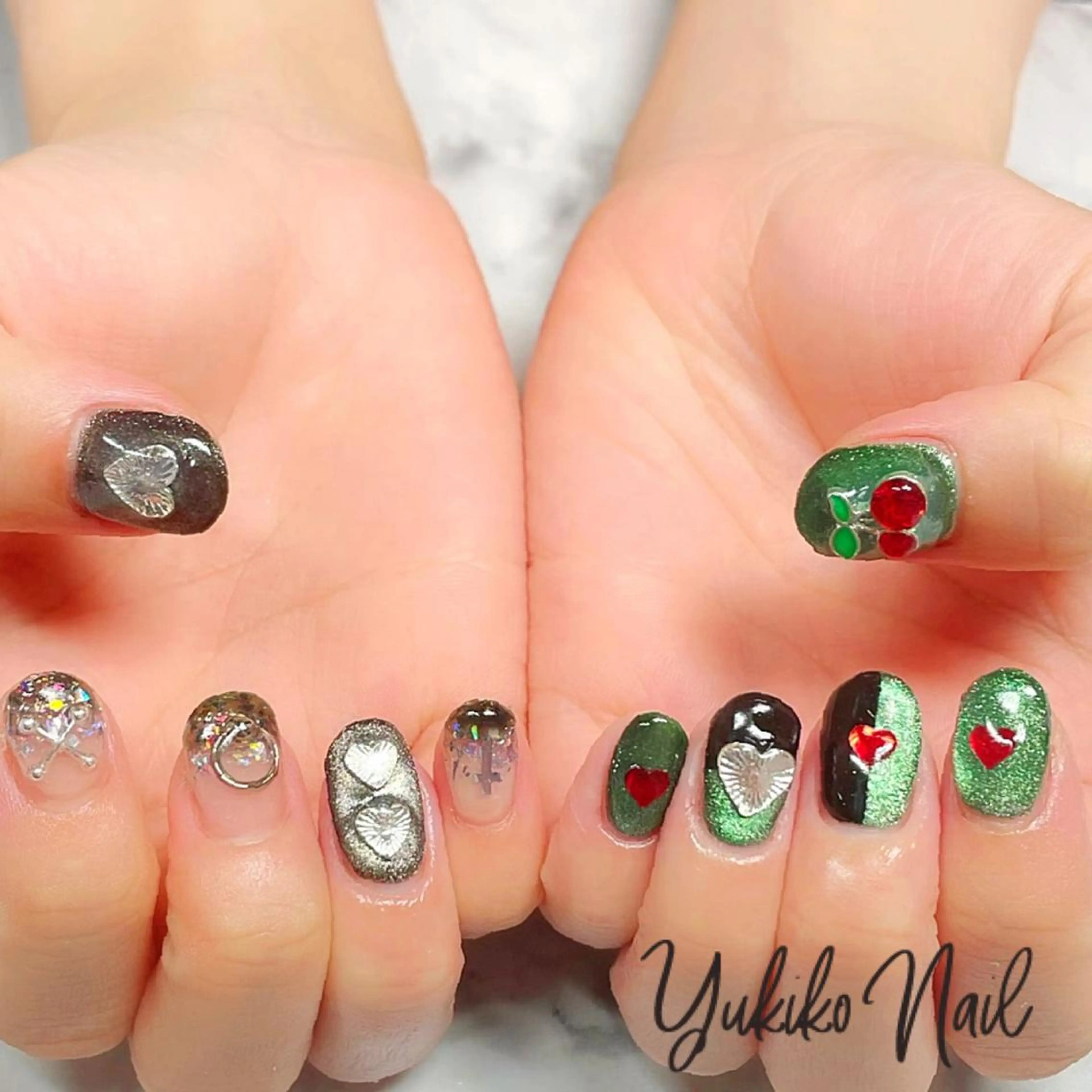 ネイル ハート キラキラネイル マグネットネイル ハンドネイル ユキコ ネイルのネイルデザイン