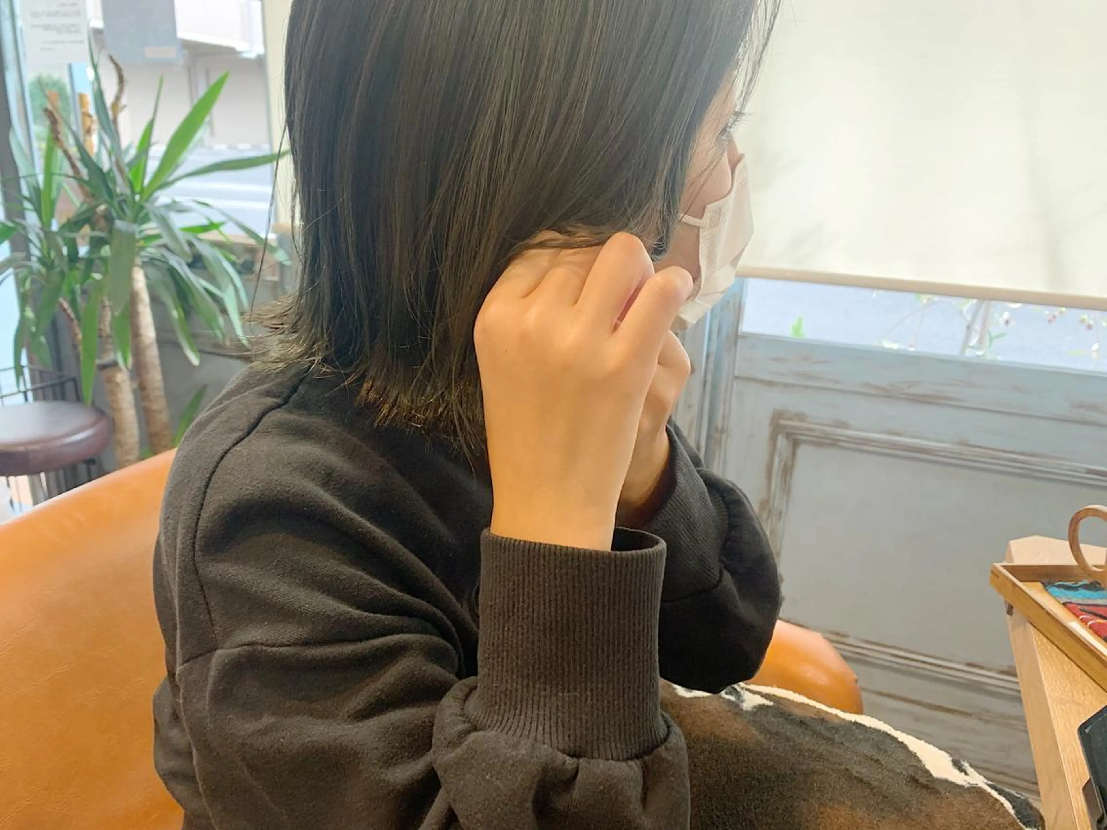 ミディアム 切りっぱなしボブ ボブ カット ヘアカラー トリートメント HARE 川崎晴佳のヘアスタイル