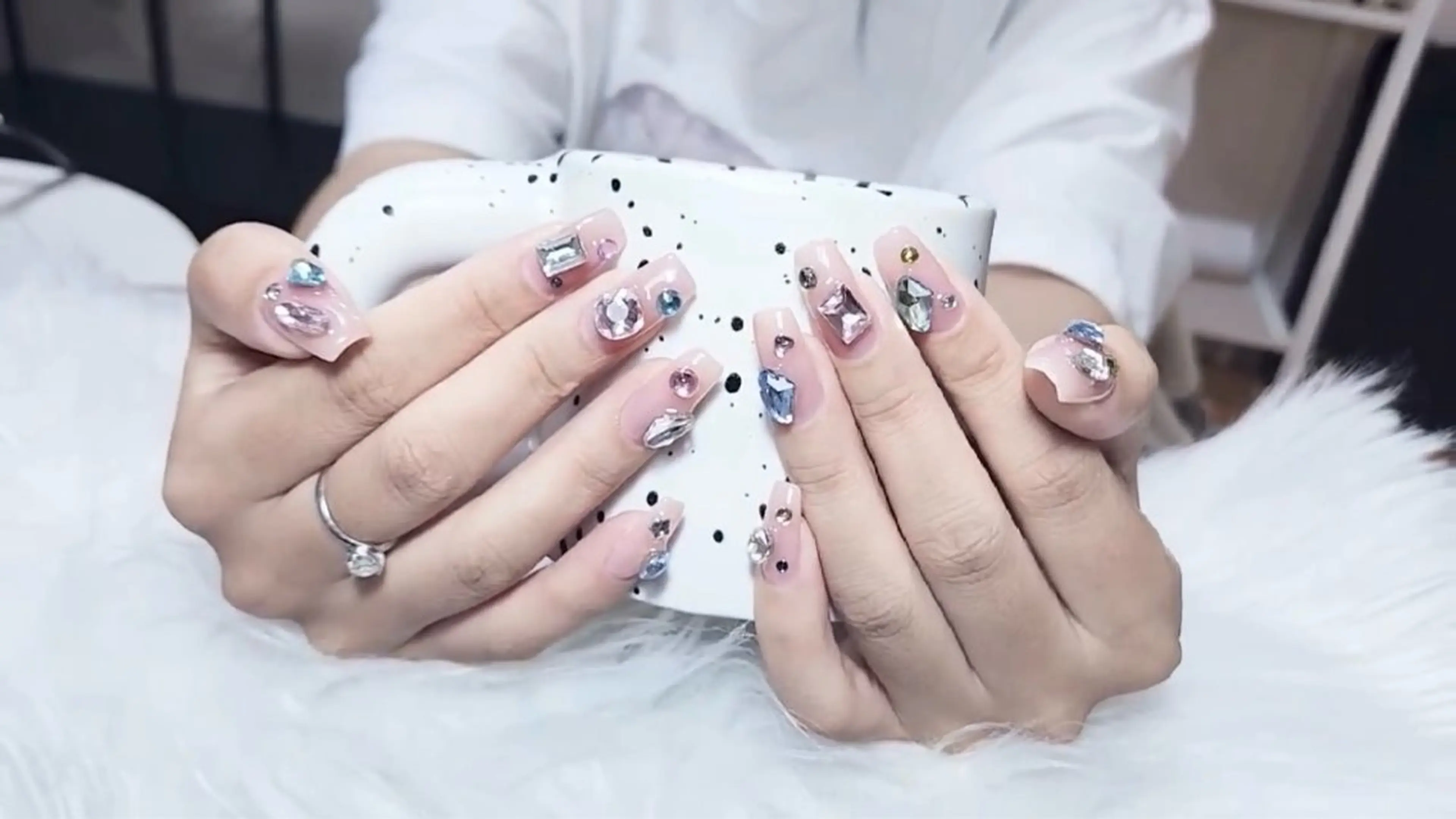 ネイル ハンドネイル ハンドケア queen nailのネイルデザイン
