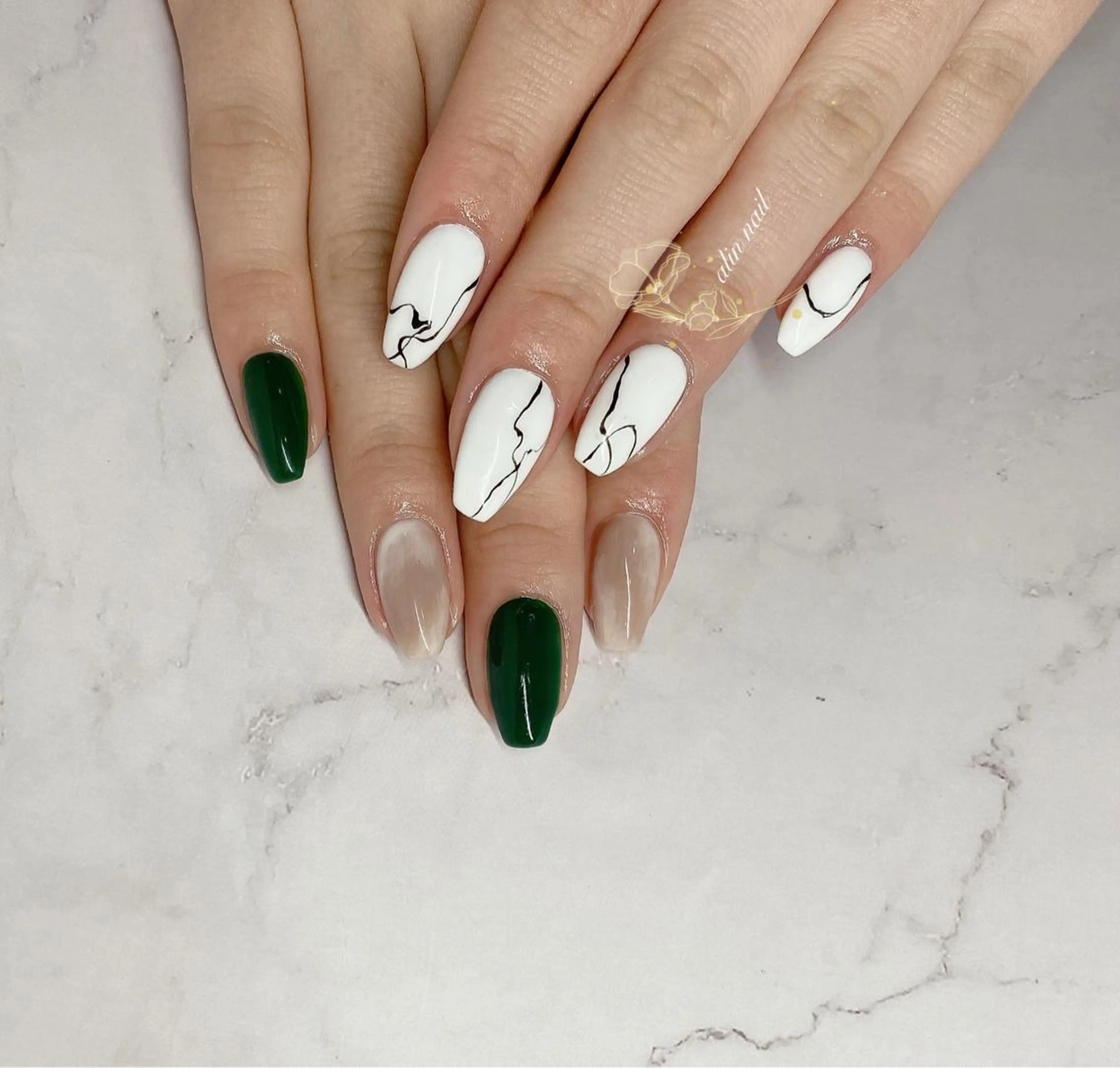 ネイル アートネイル 持ち込み ニュアンスネイル シンプルネイル ストーンネイル ネイルサロン 9Carats神田のネイルデザイン