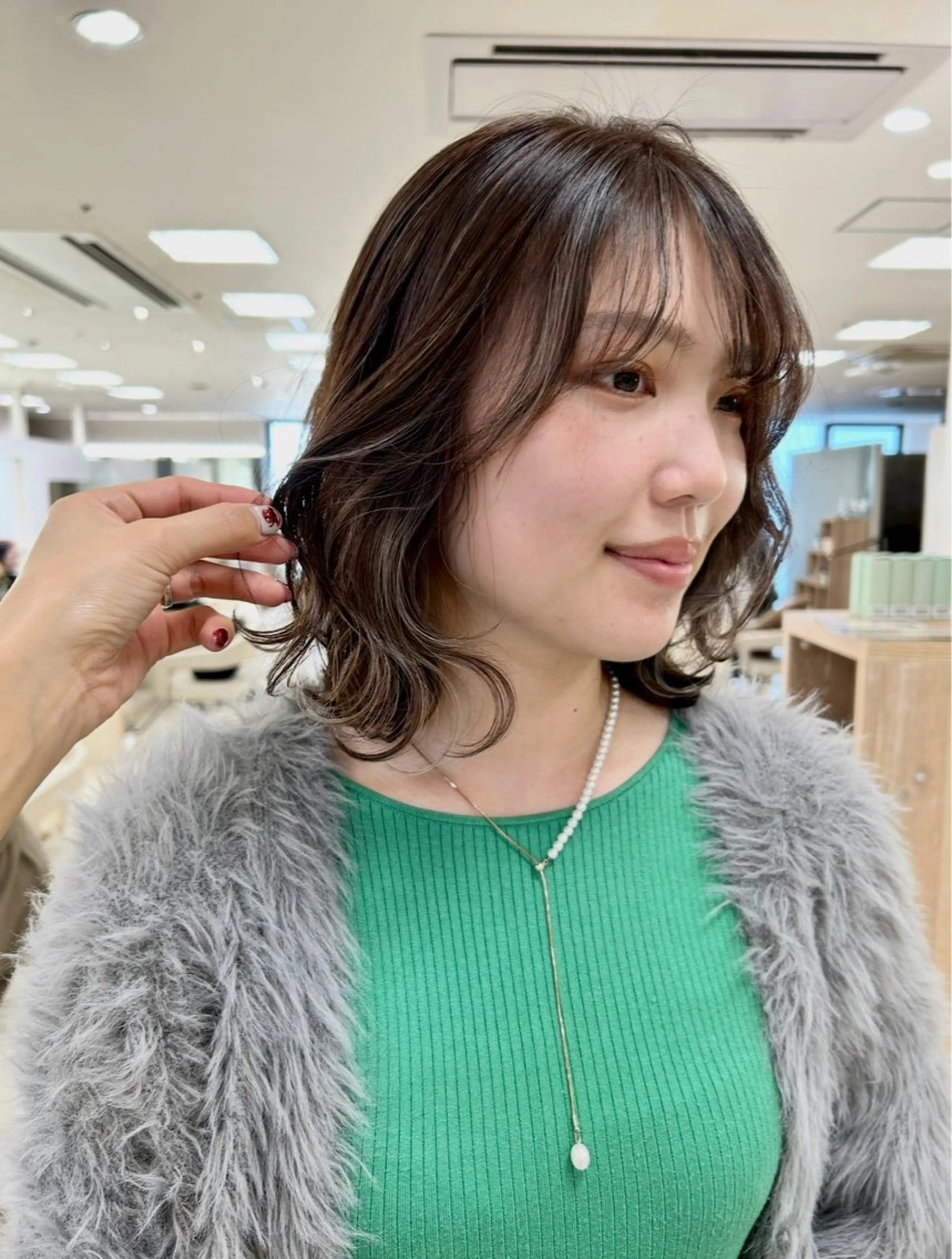 ミディアム 顔周りカット ハイライト ヘアカラー トリートメント ヘッドスパ 高橋恵🌈生え癖改善 ウルフ/レイヤーのヘアスタイル