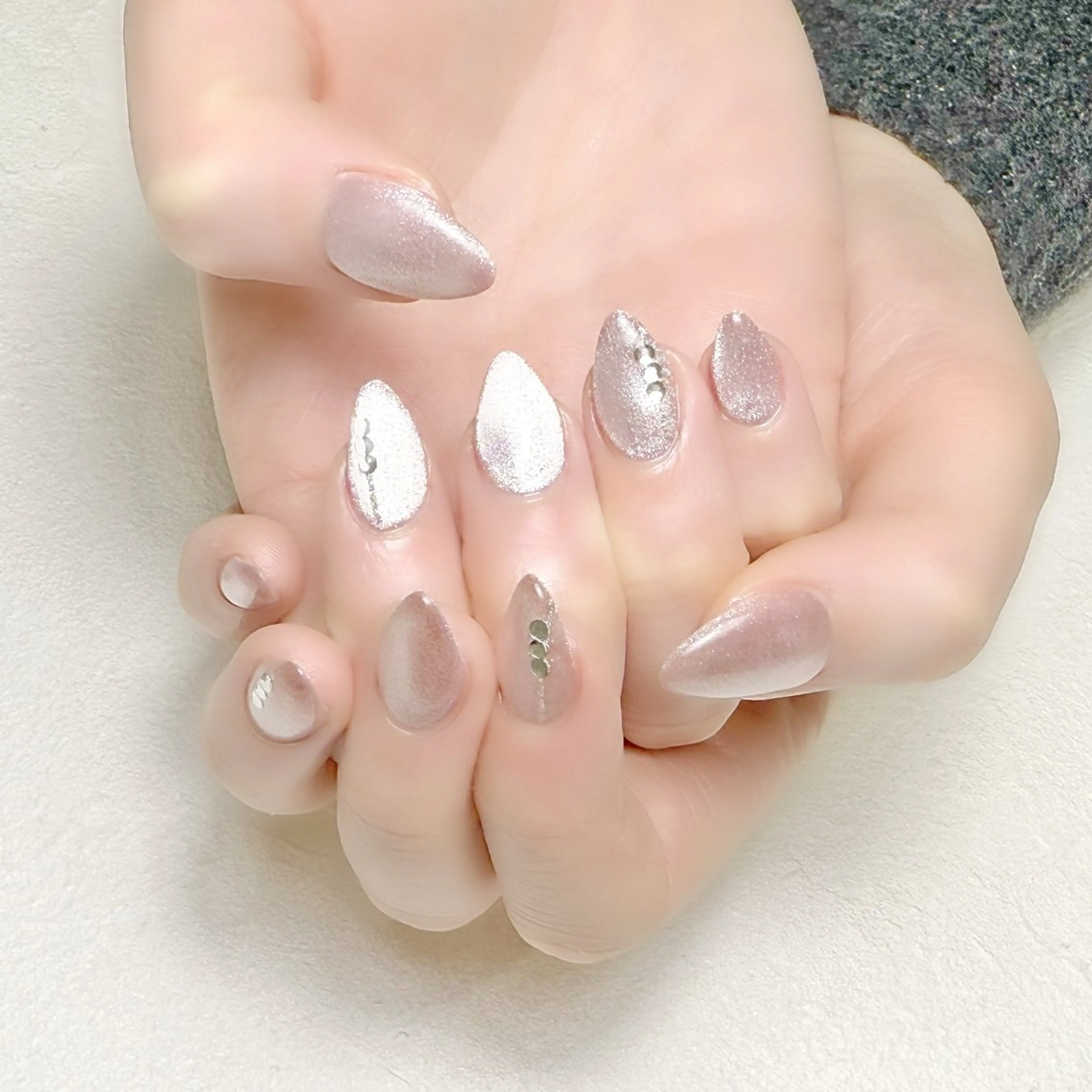 ネイル アートネイル マグネットネイル オフィスネイル ワンカラーネイル rouse nail RISATOのネイルデザイン