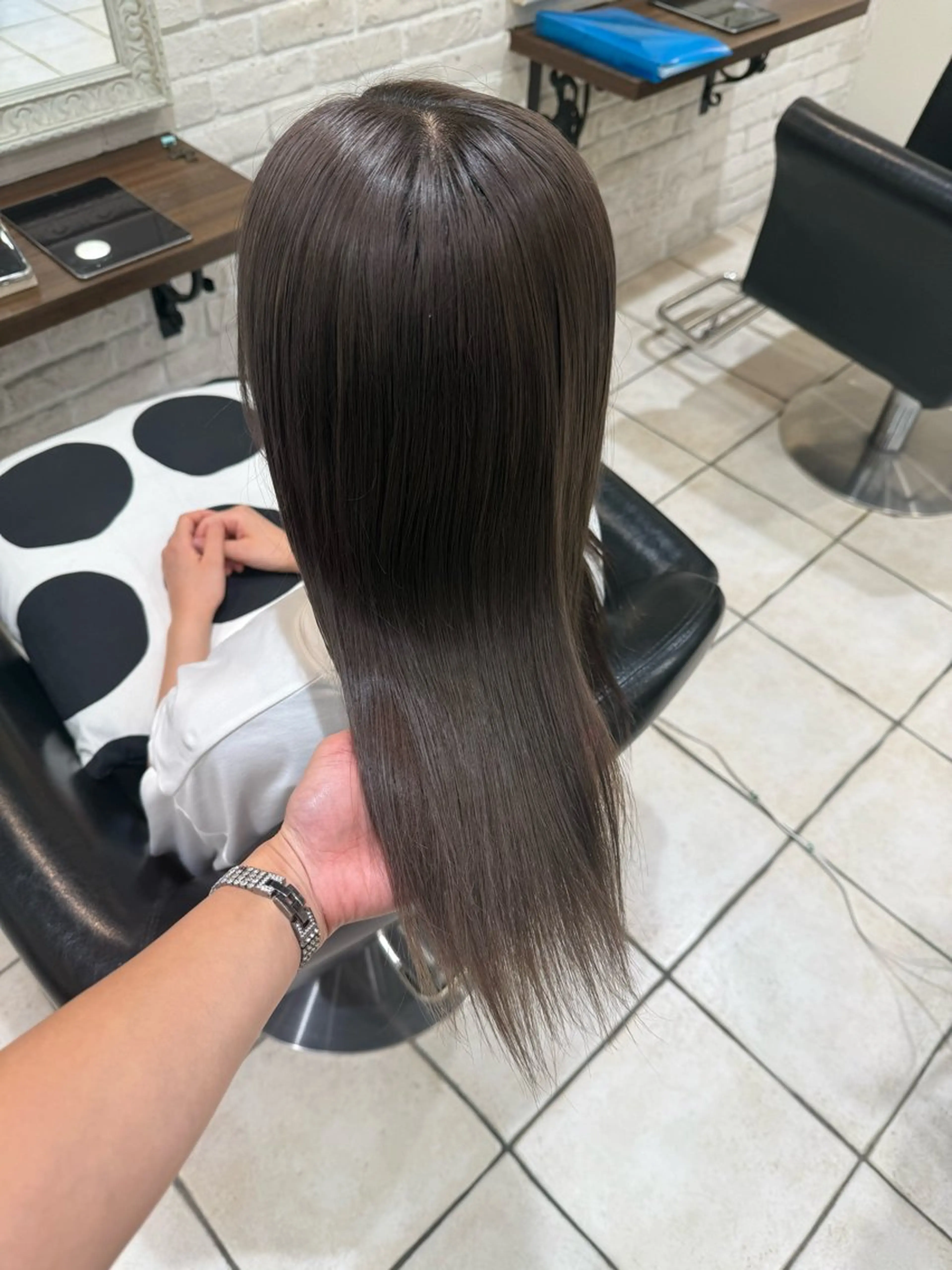 カラー グレージュ 🩵RIKO🩵 透明感カラー🫧のヘアスタイル