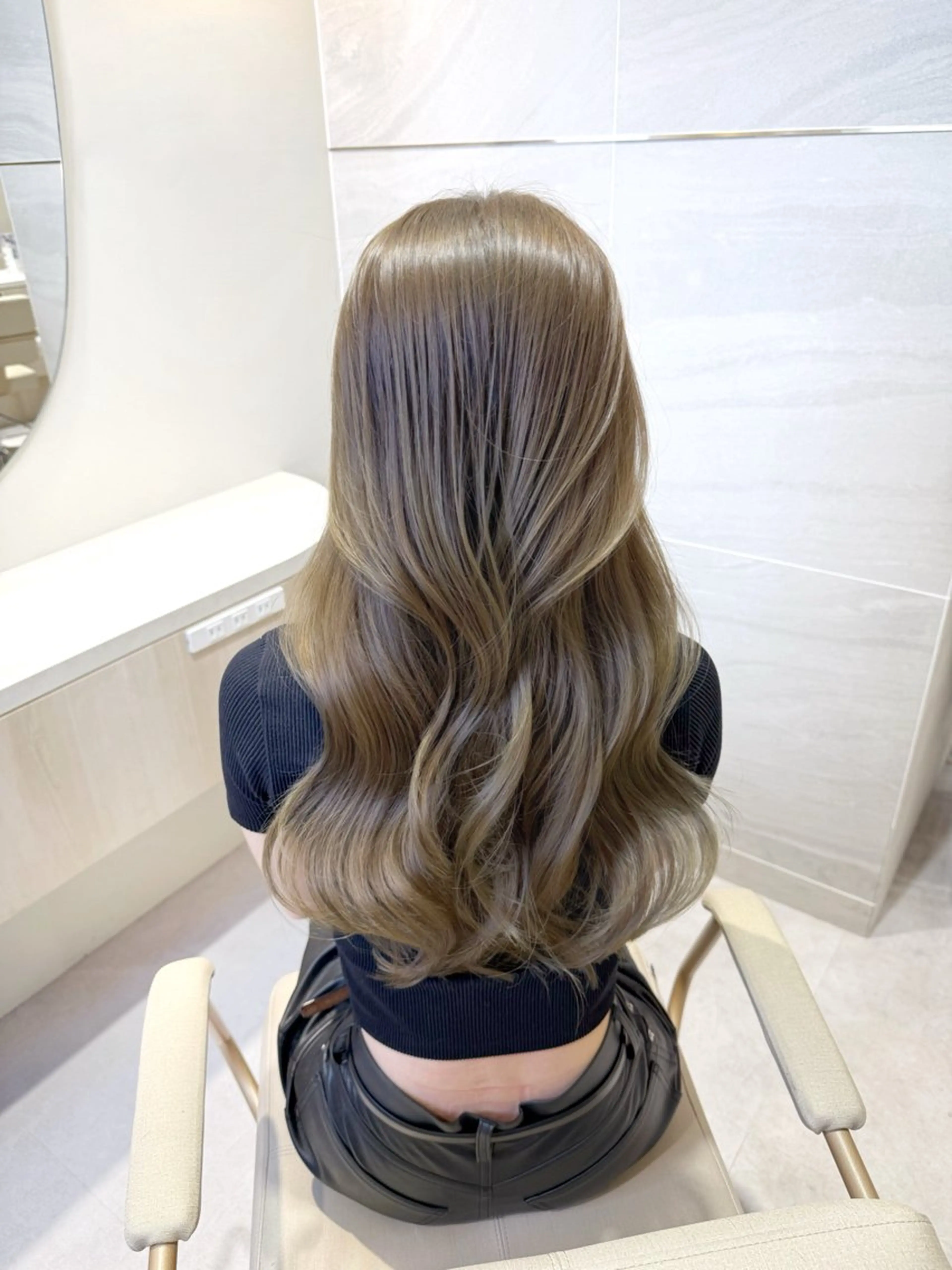 ロング カラー ブリーチ ダブルカラー イルミナカラー ブリーチなしカラー カット ヘアカラー Ms.CHARM所属・透明感カラー🌿 グレージュ🐺陽介のヘアスタイル