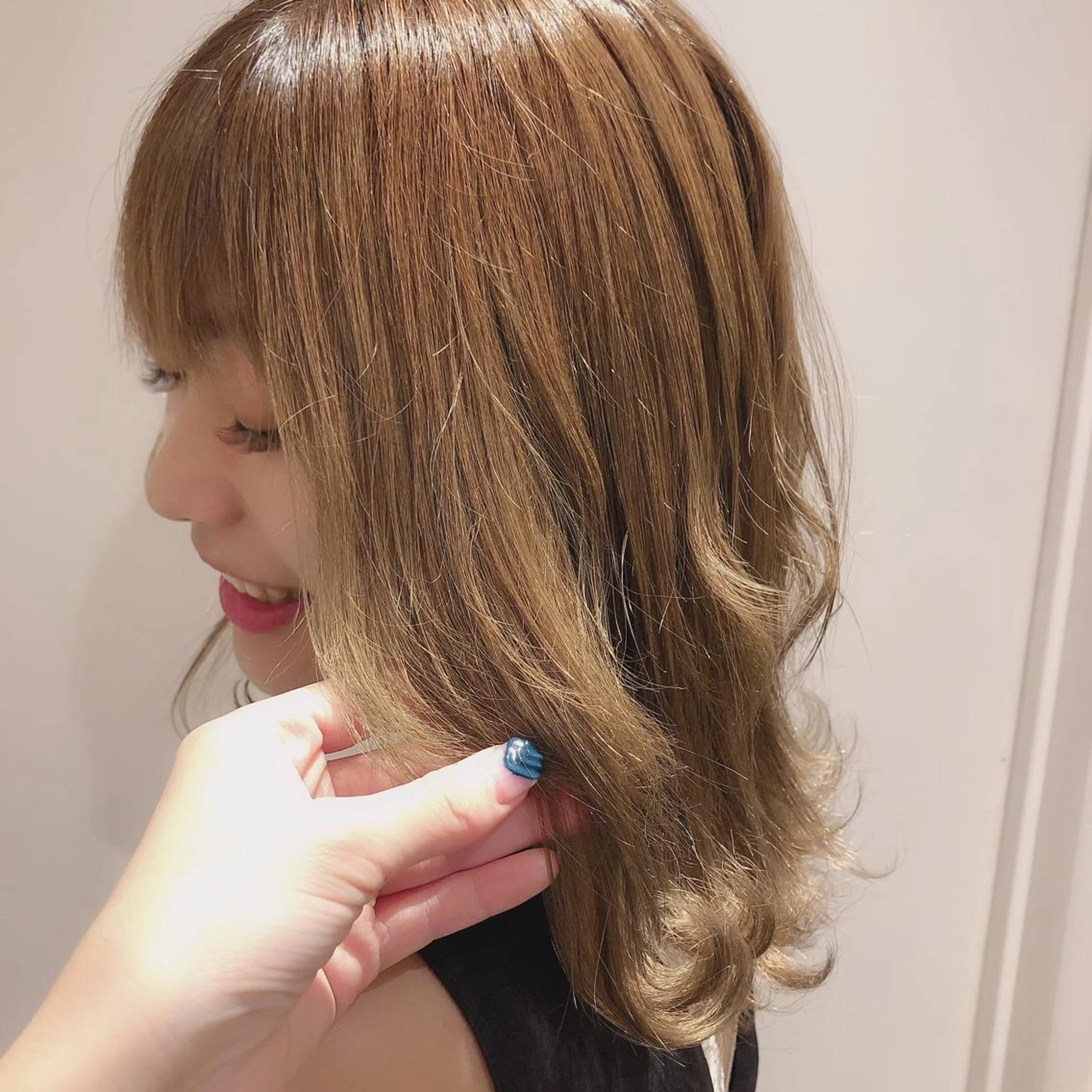 カラー PELE WAKAのヘアスタイル