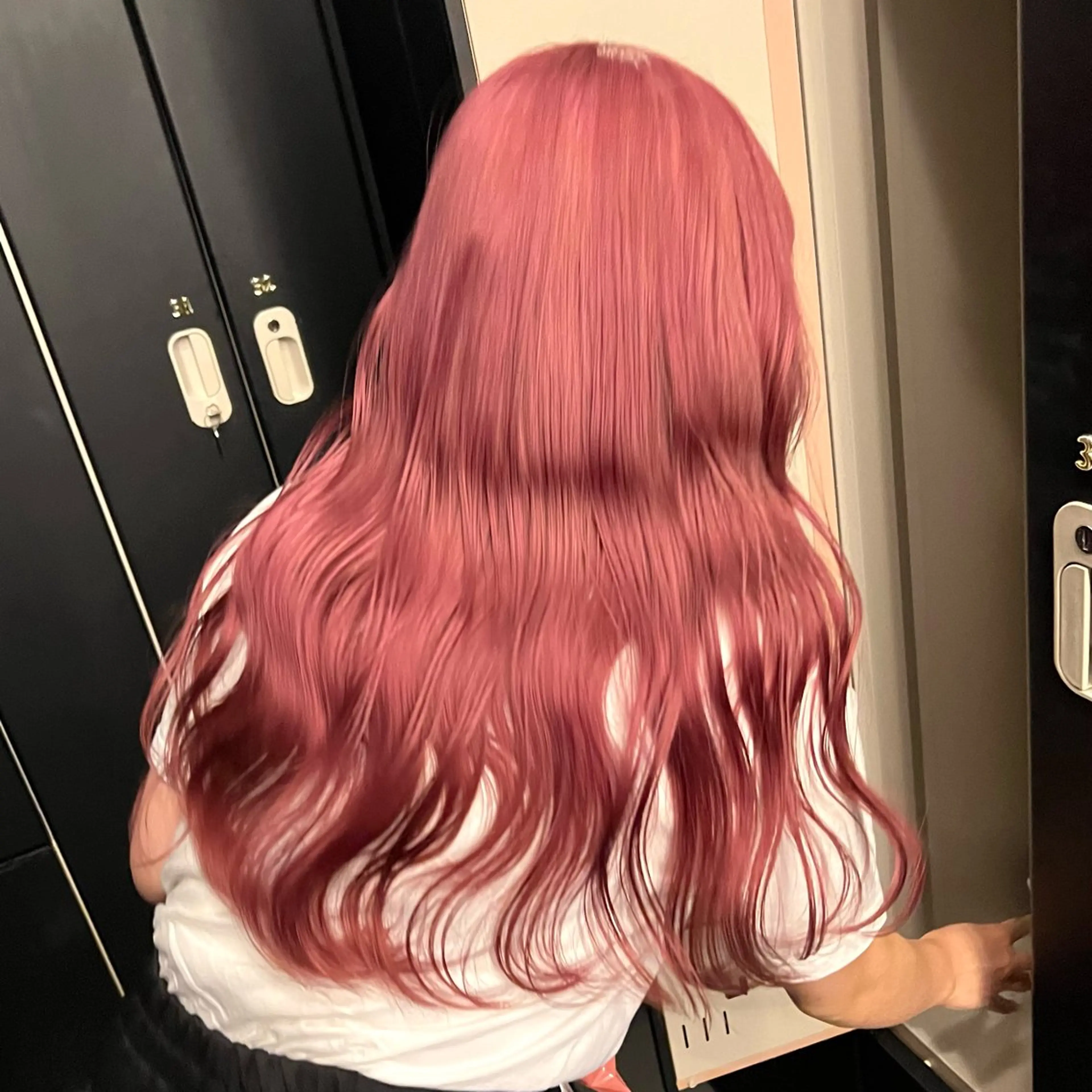 カラー ピンクカラー ヘアカラー トリートメント 🌼動き×透明感🩵 ハイトーン/ナナのヘアスタイル