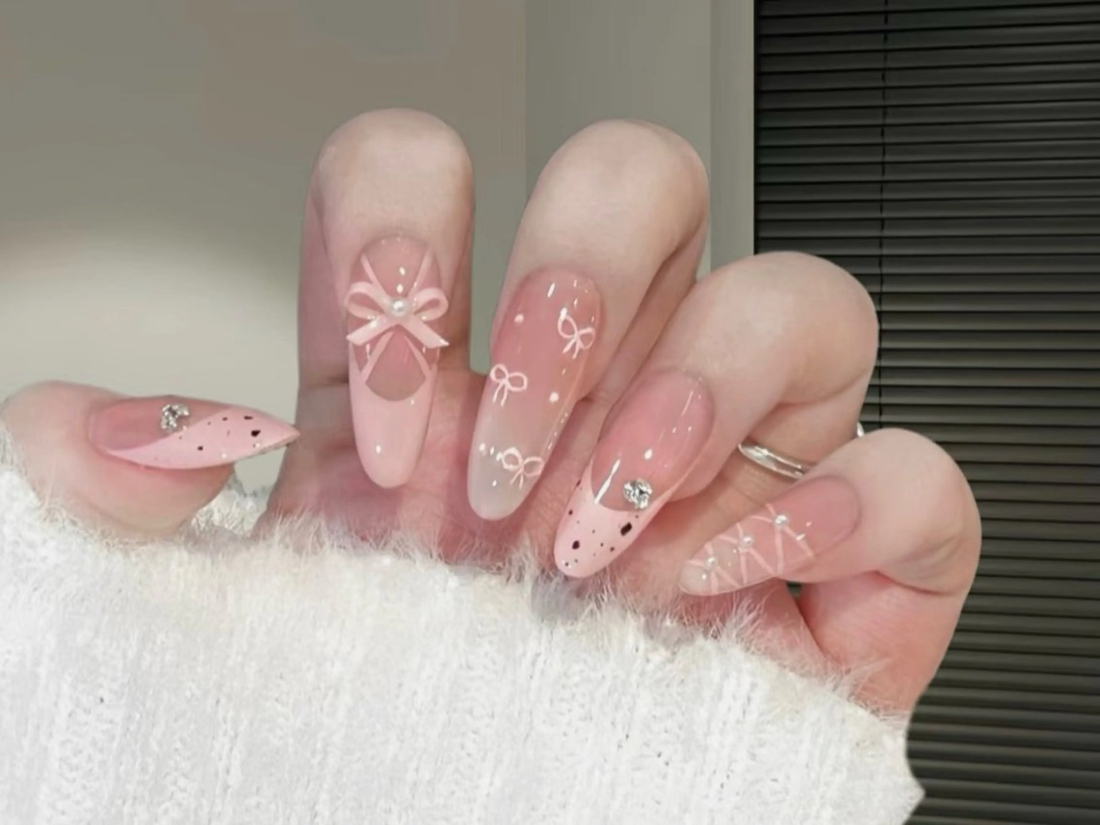 ネイル アートネイル チークネイル 長さ出し フットネイル ジェルネイル ハンドネイル ハンドケア ラッキーネイルサロン 西川口東口店のネイルデザイン