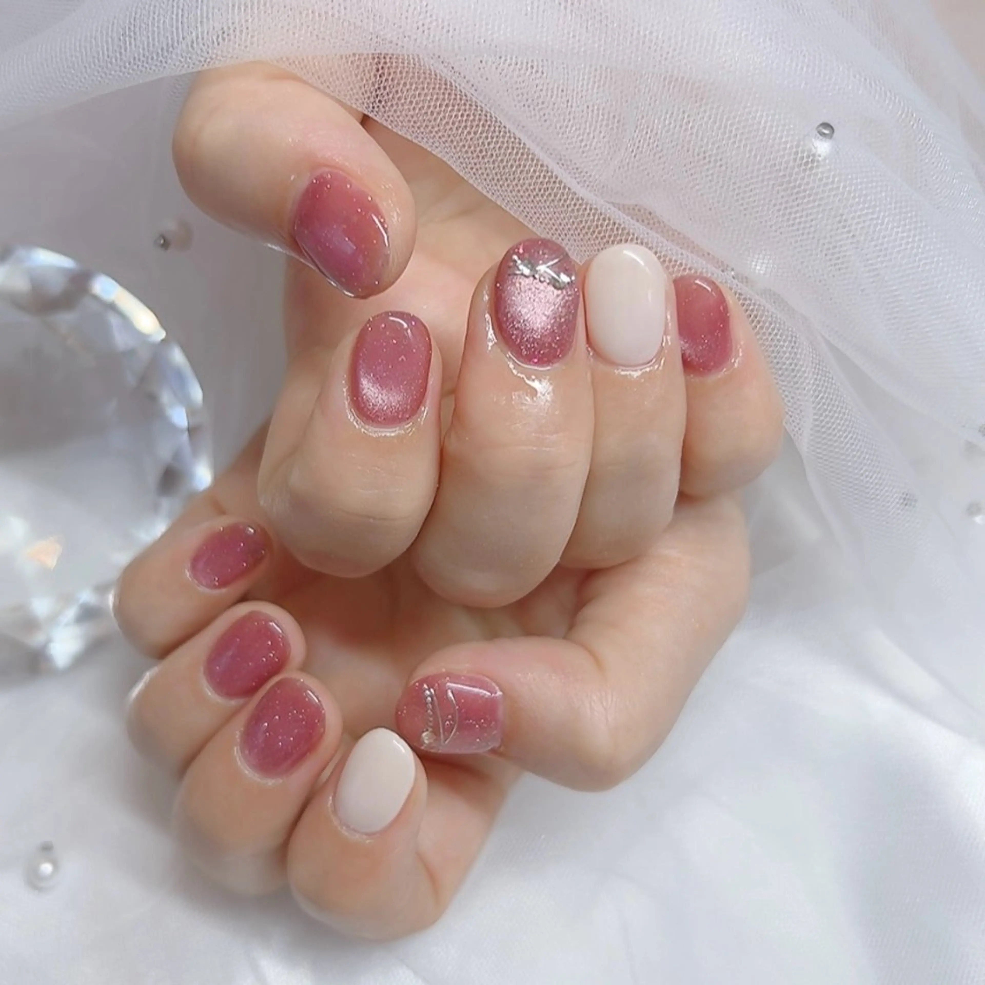 ネイル マグネットネイル ハンドネイル Charlie所属・Charlie 🖤のネイルデザイン