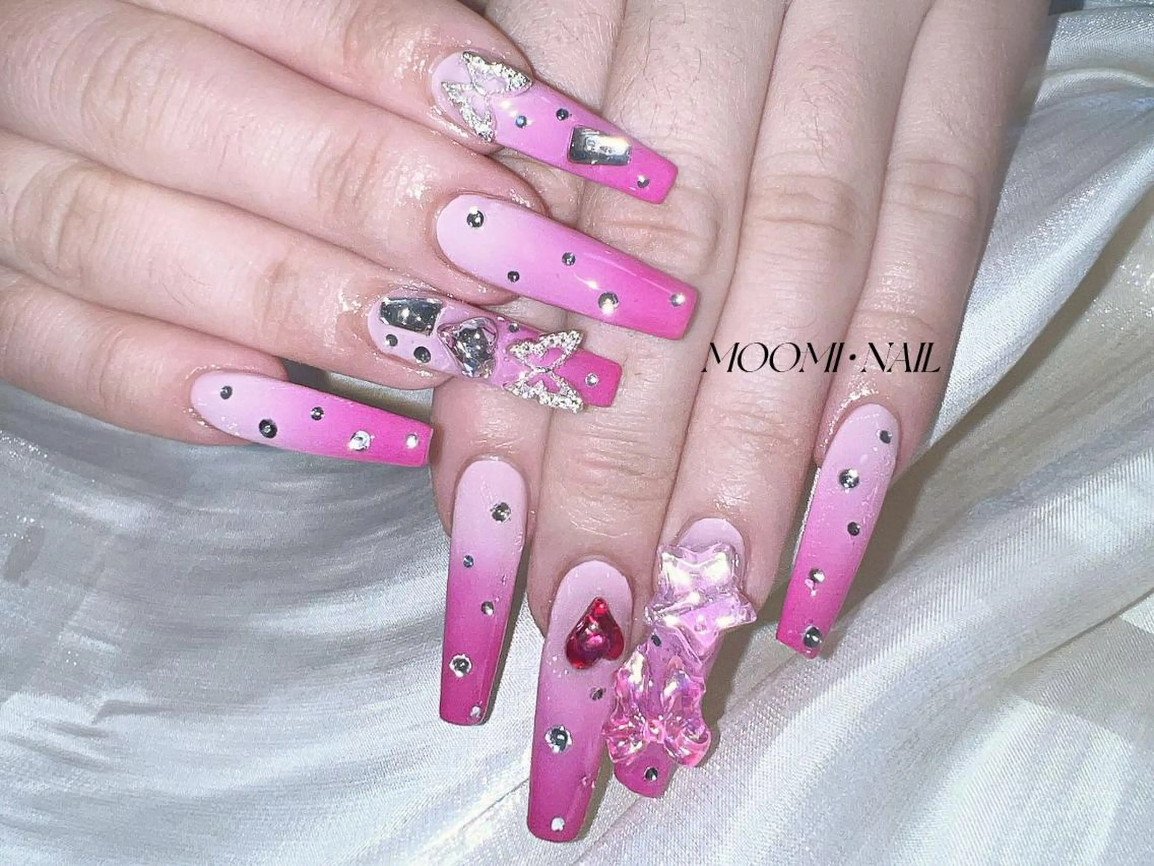 ネイル 長さ出し フレンチネイル ジェルネイル ガラスフレンチ 韓国ネイル ハンドネイル moomi nail スカルプ専門のネイルデザイン