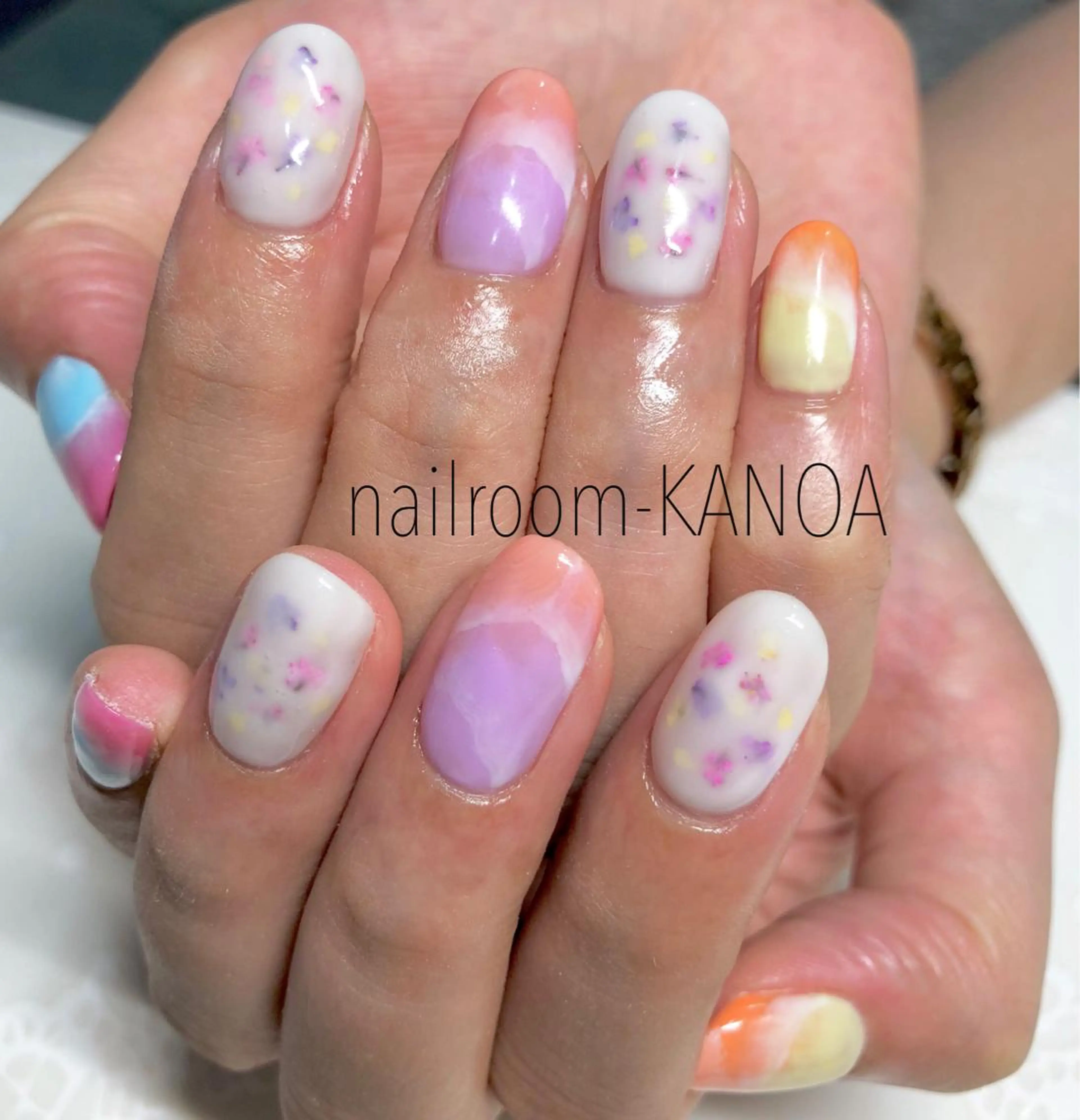 ミディアム ネイル ハンドネイル nailroom- KANOAのネイルデザイン