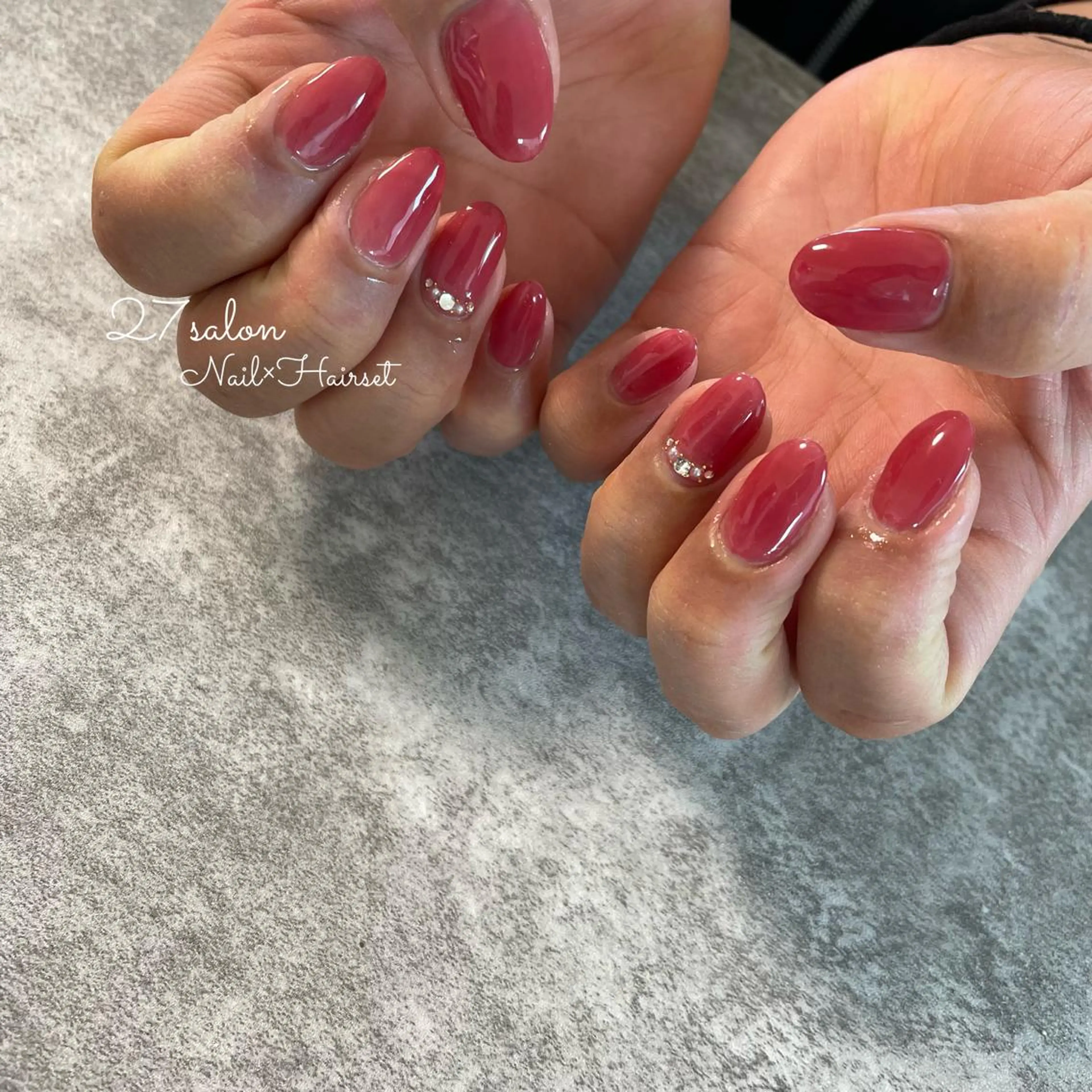 ネイル ワンカラーネイル ピンク 赤色 27salon yuinaのネイルデザイン