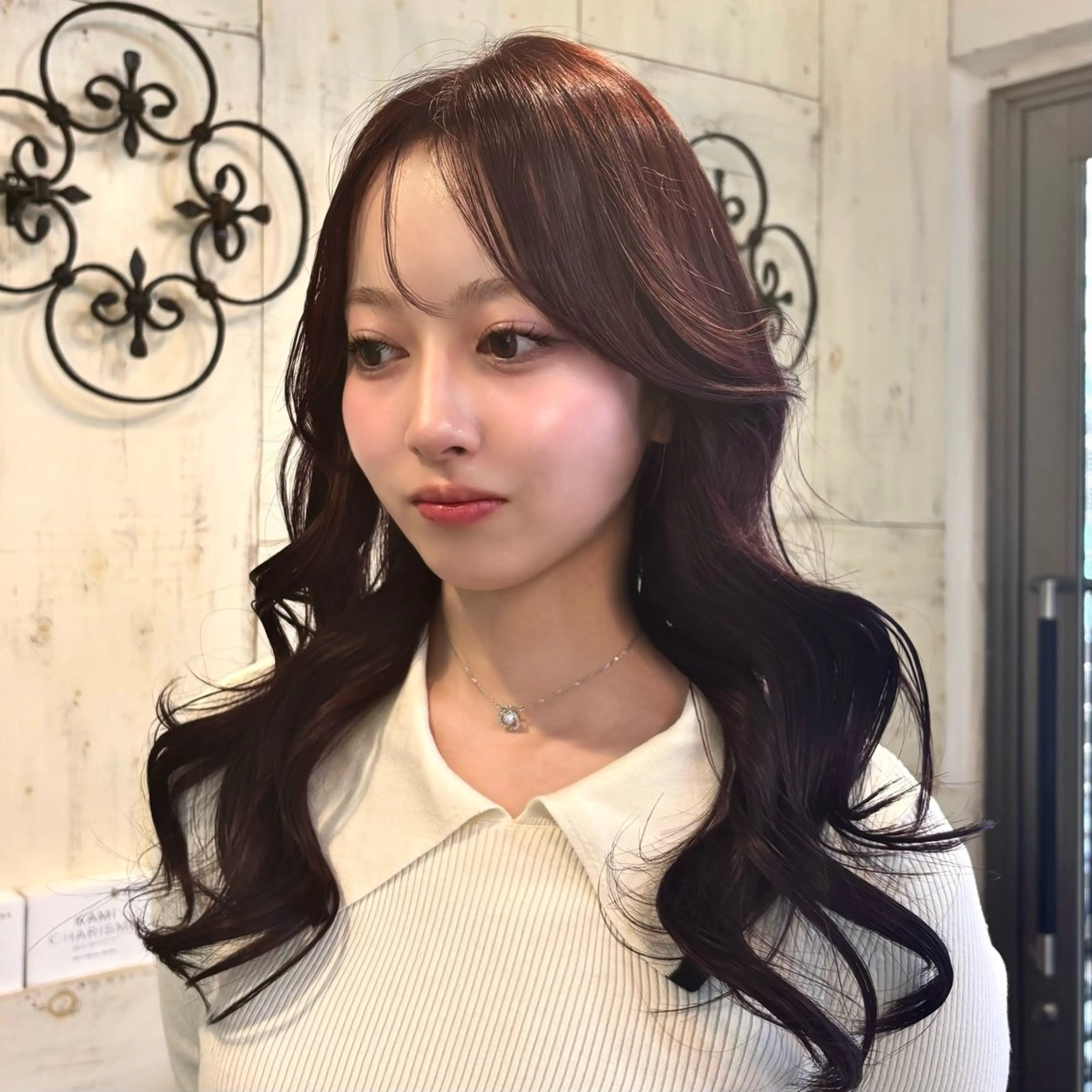 ロング カラー ロングレイヤー ラベンダーカラー くびれヘア 顔まわりレイヤー 顔周りカット カット ヘアカラー トリートメント レイヤー/ハッシュカ ット/顔周り/フウカのヘアスタイル