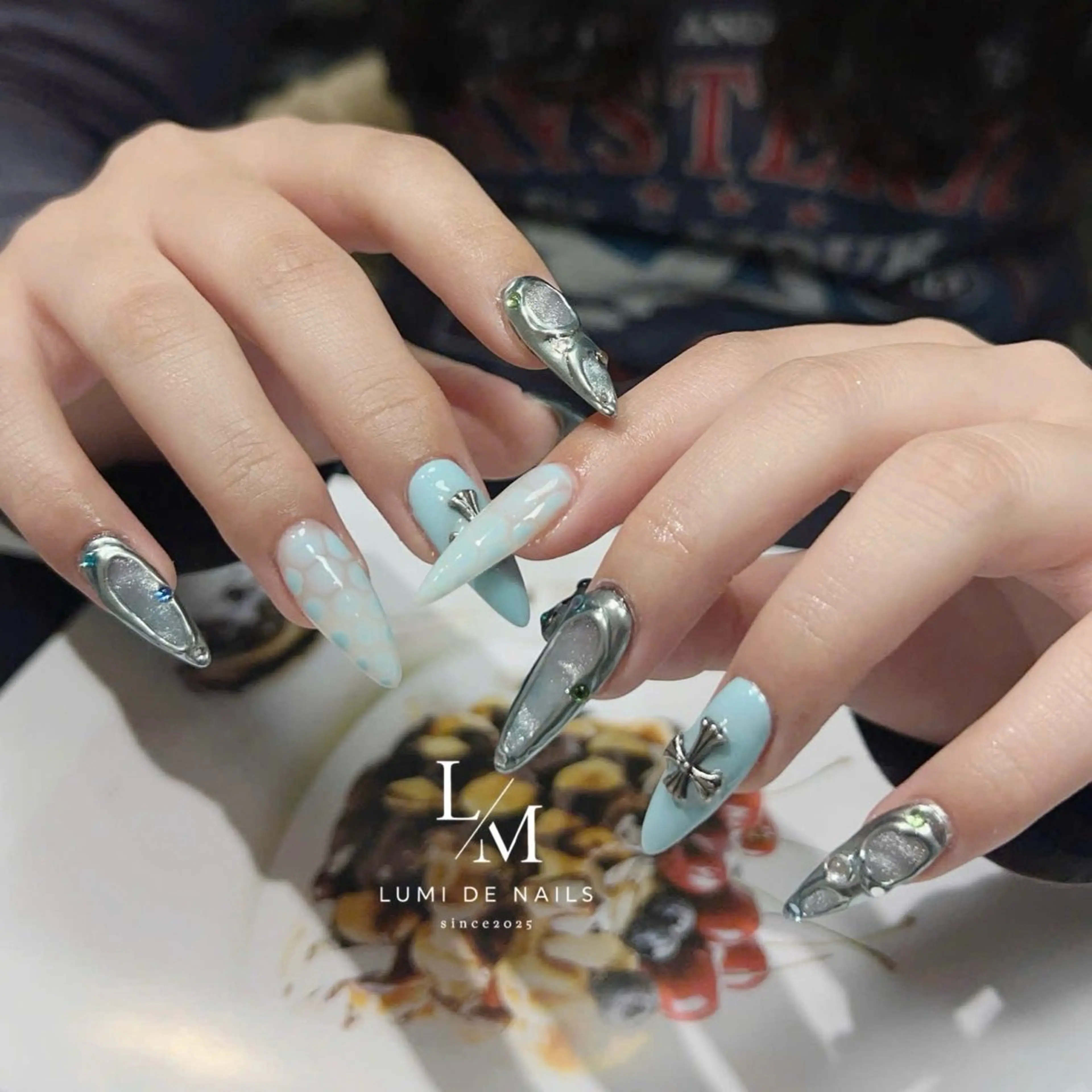 ネイル グラデーション ラメ(グリッター) マグネットネイル ミラーネイル ニュアンスネイル ハンドネイル Lumi de nailsのネイルデザイン